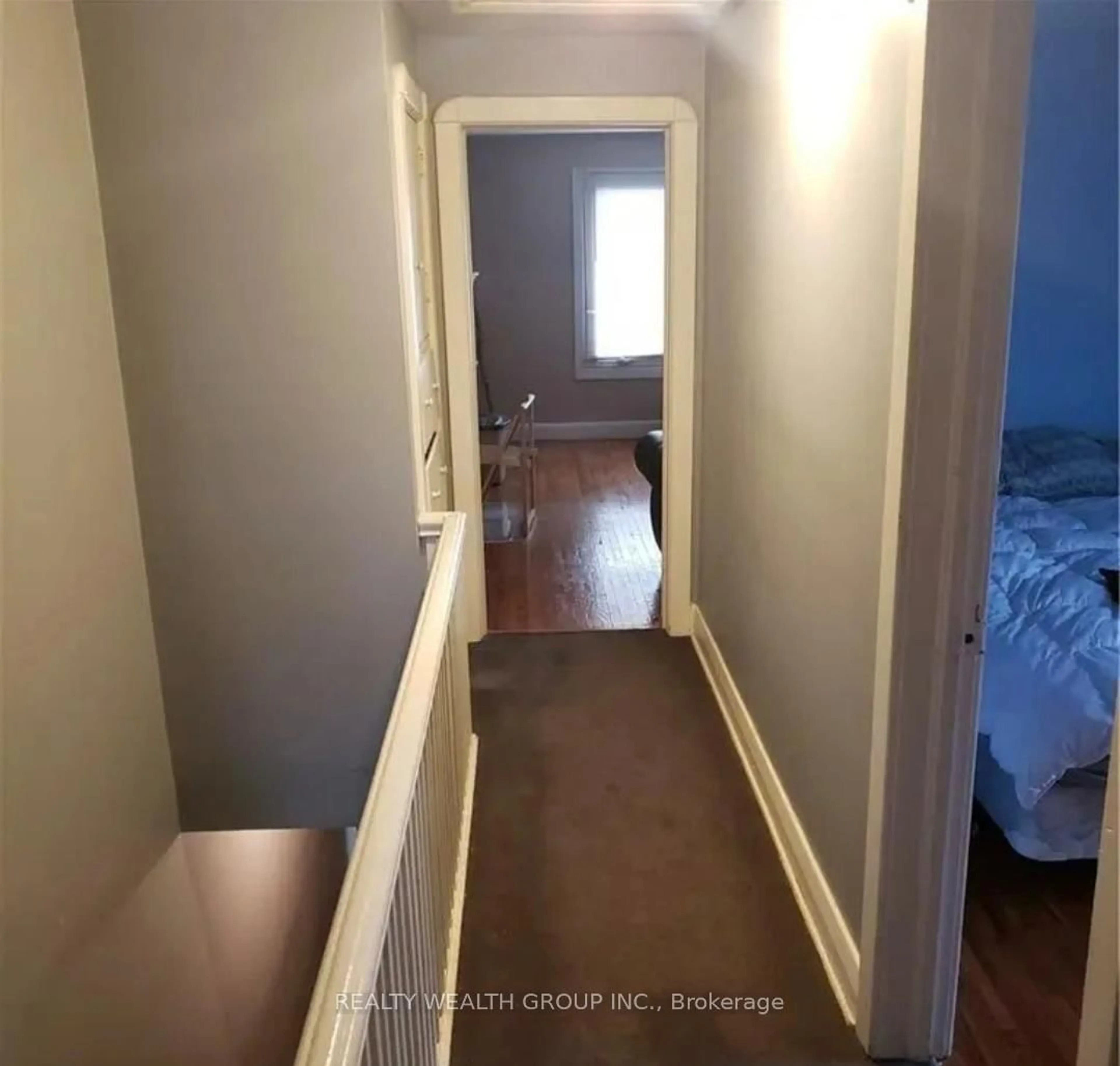 A pic of a room for 176 Highbury Ave, London East Ontario N5Z 2W7