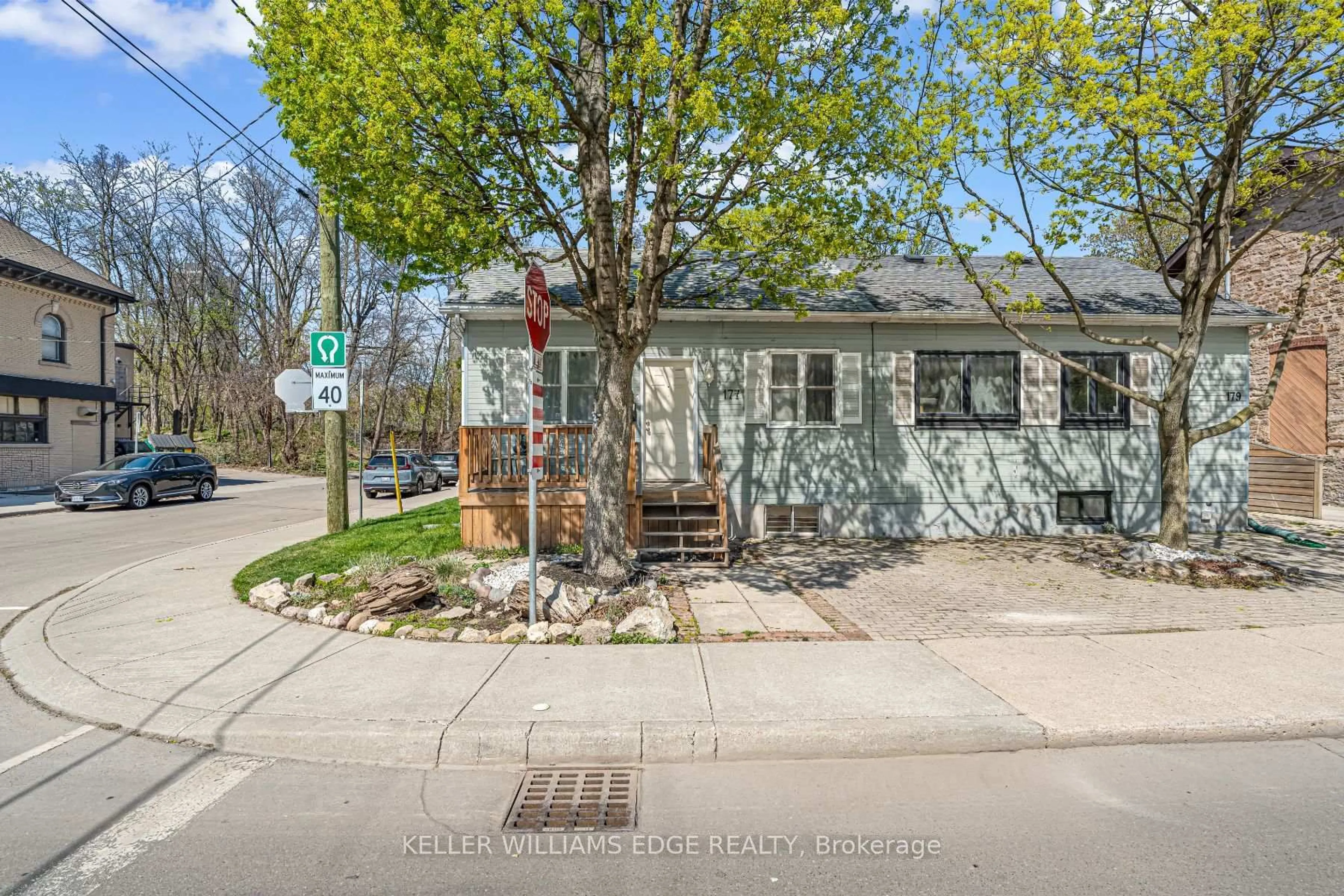 A pic from outside/outdoor area/front of a property/back of a property/a pic from drone, street for 177 Young St, Hamilton Ontario L8N 1V9
