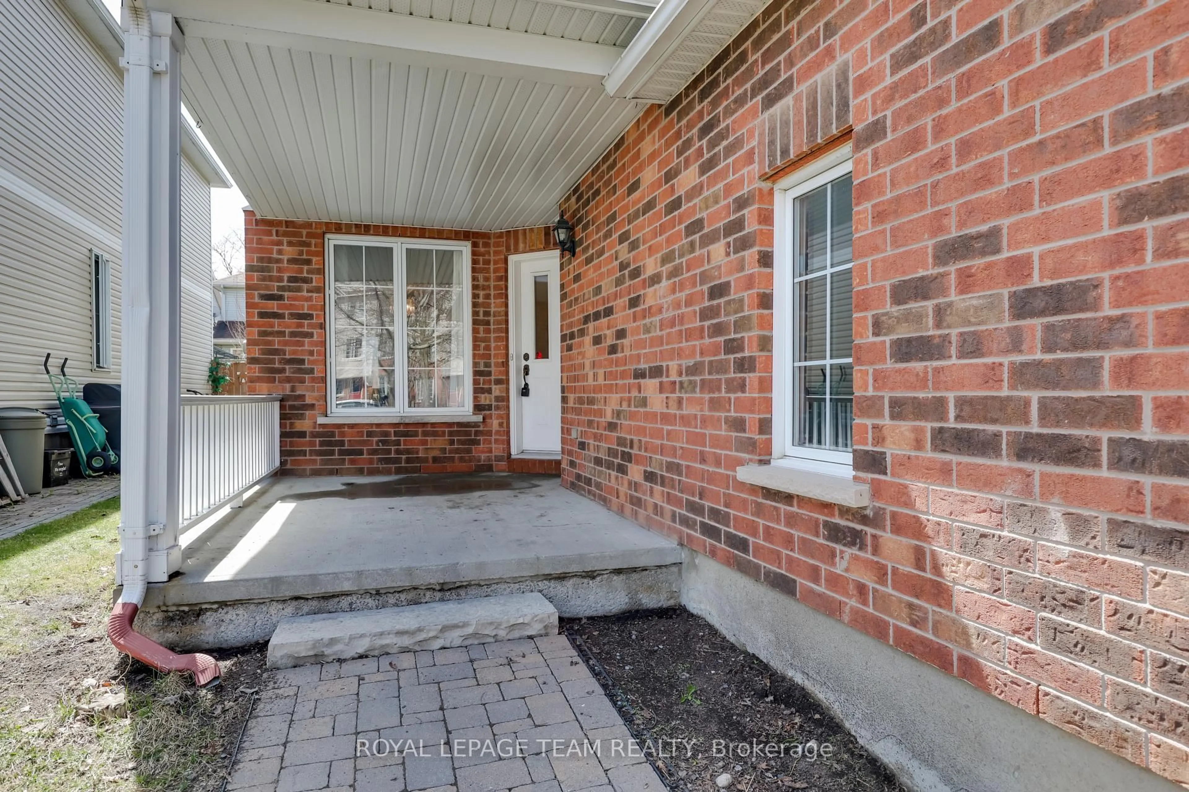 Unknown for 8 BELLROCK Dr, Ottawa Ontario K2K 3J4