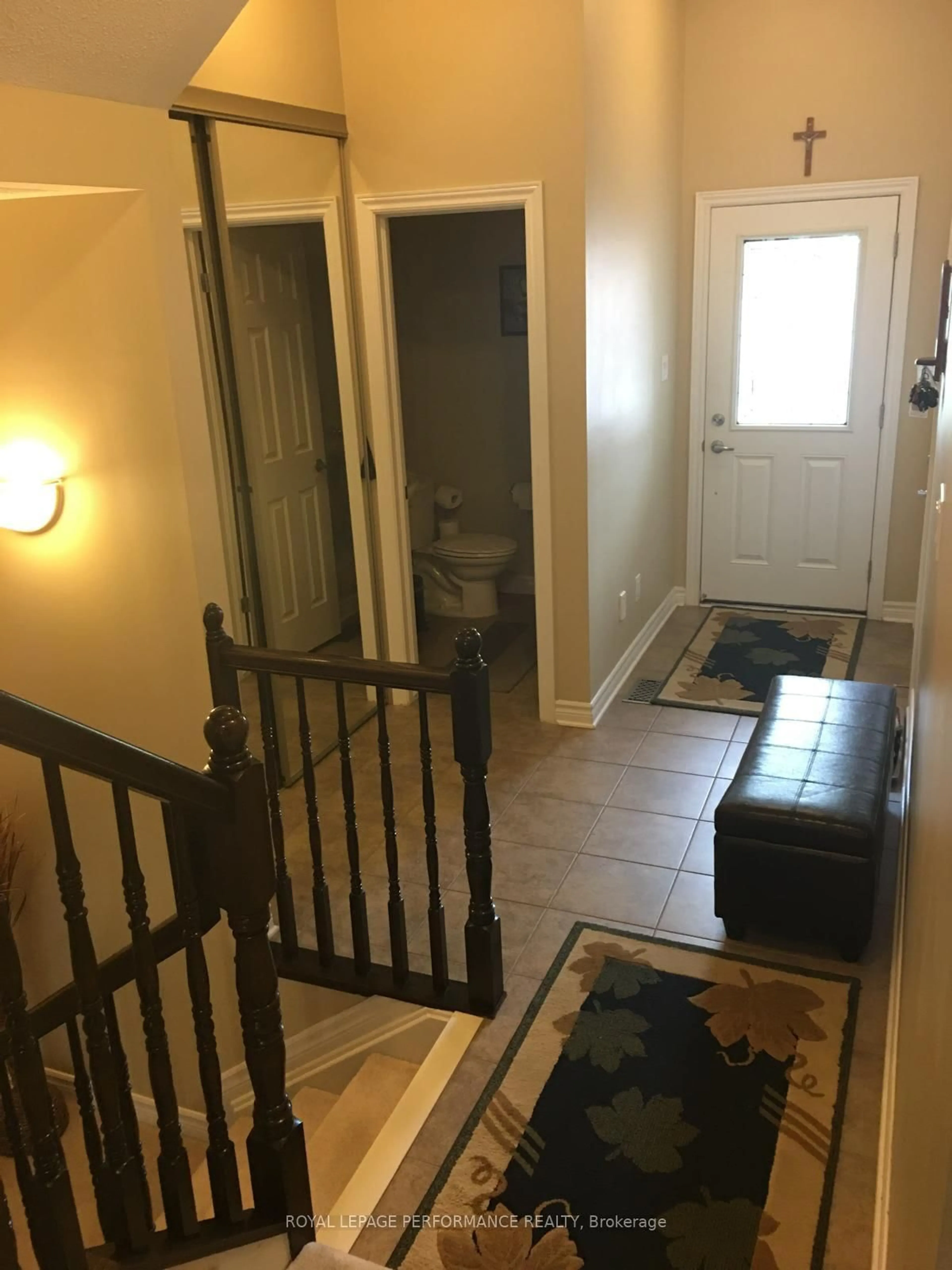 Indoor entryway for 414 Galatina Way, Ottawa Ontario K2K 0E7