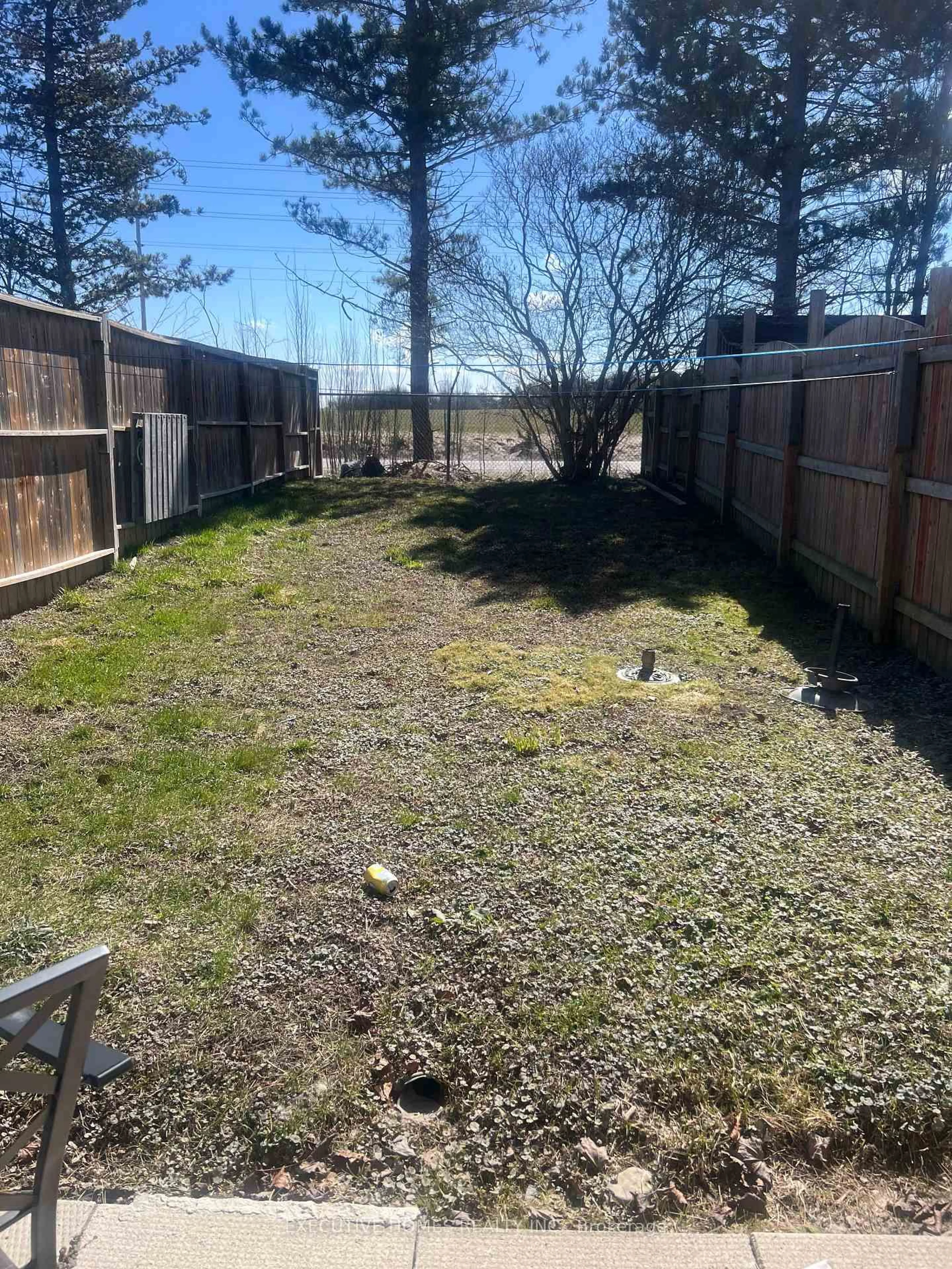 A pic from outside/outdoor area/front of a property/back of a property/a pic from drone, unknown for 688 Hunter St, Kincardine Ontario N2Z 1R9