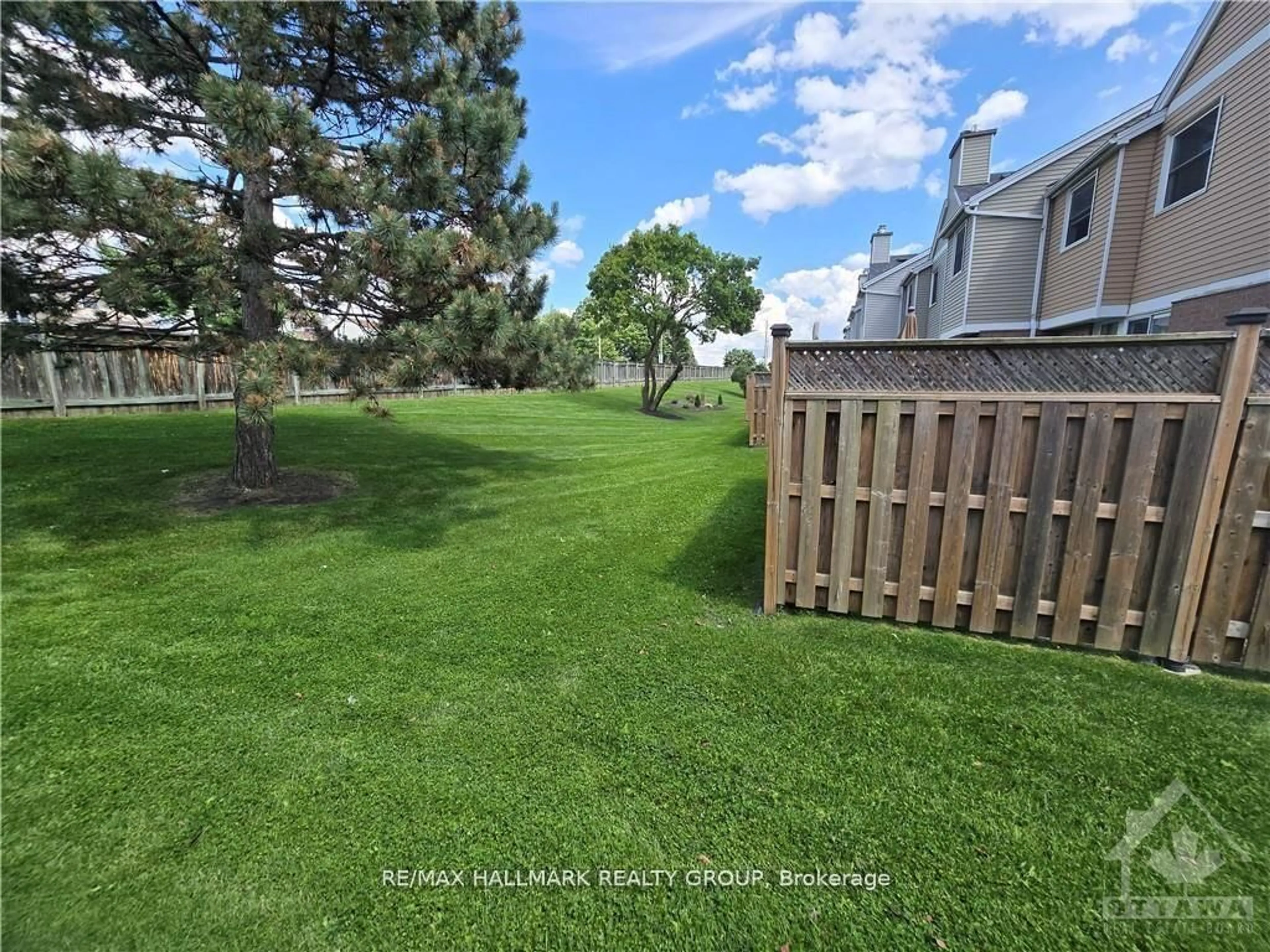 A pic from outside/outdoor area/front of a property/back of a property/a pic from drone, water/lake/river/ocean view for 20 Bentbrook Cres, Ottawa Ontario K2J 3X9