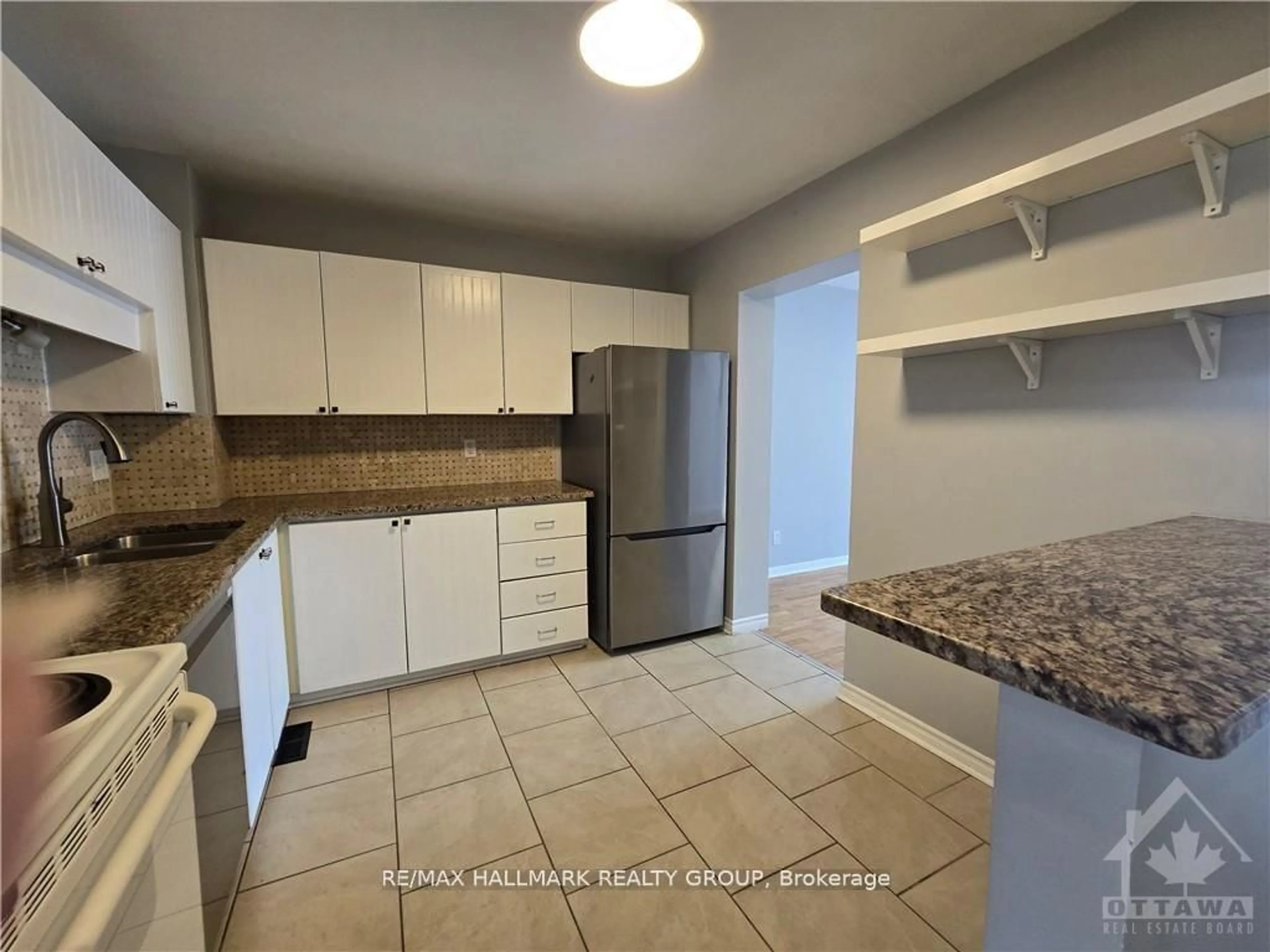 Unknown for 20 Bentbrook Cres, Ottawa Ontario K2J 3X9