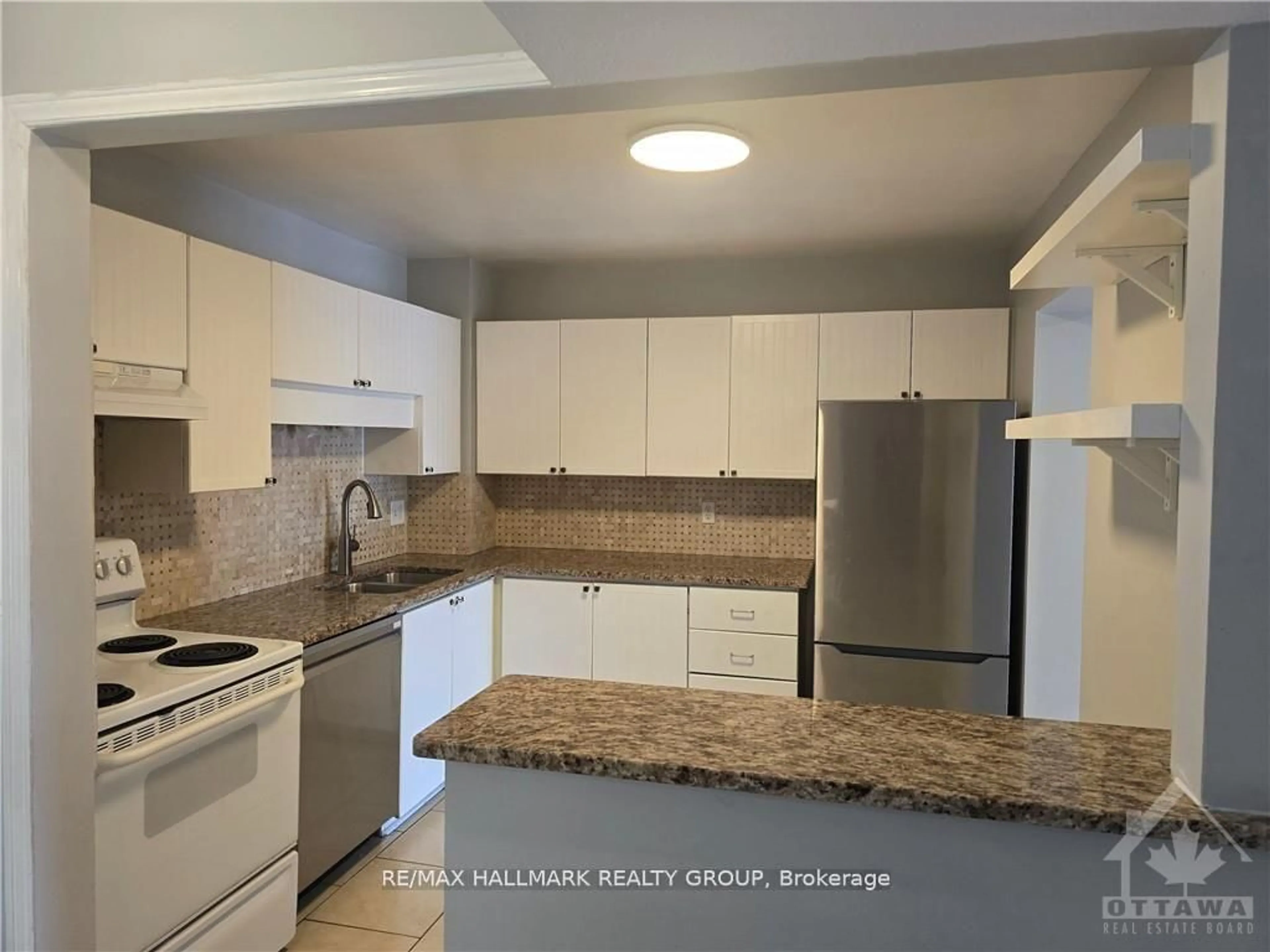 Standard kitchen, ceramic/tile floor for 20 Bentbrook Cres, Ottawa Ontario K2J 3X9