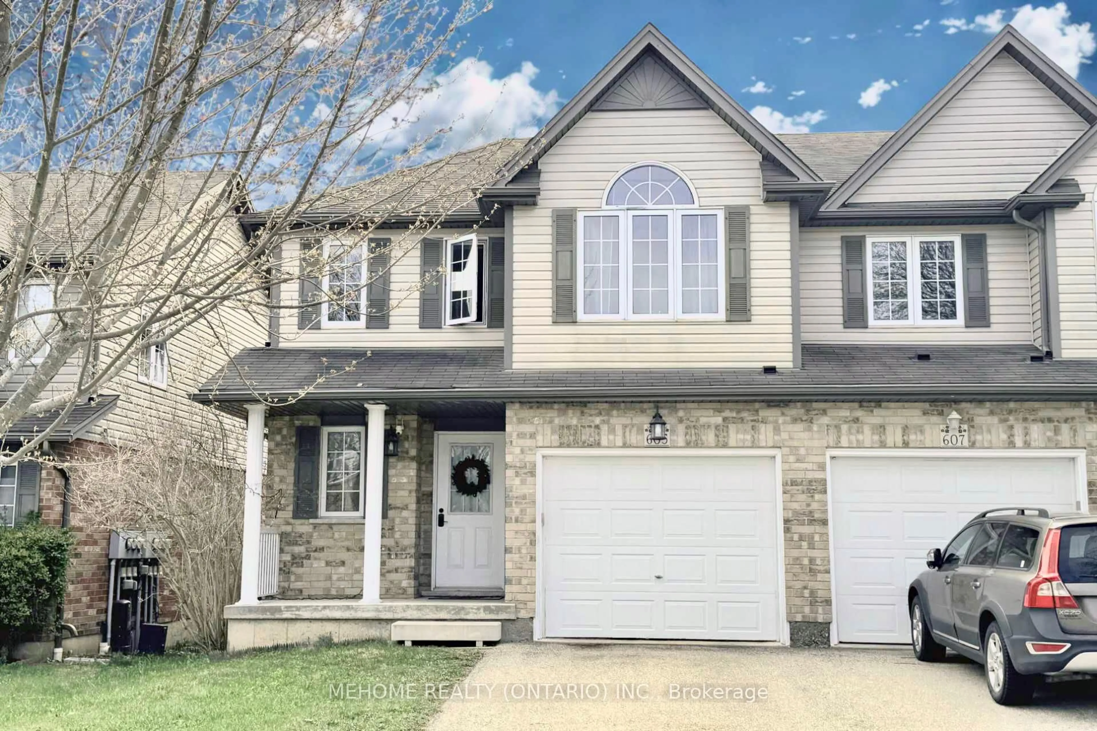 Home with vinyl exterior material, street for 605 Goldthread St, Waterloo Ontario N2V 2X6