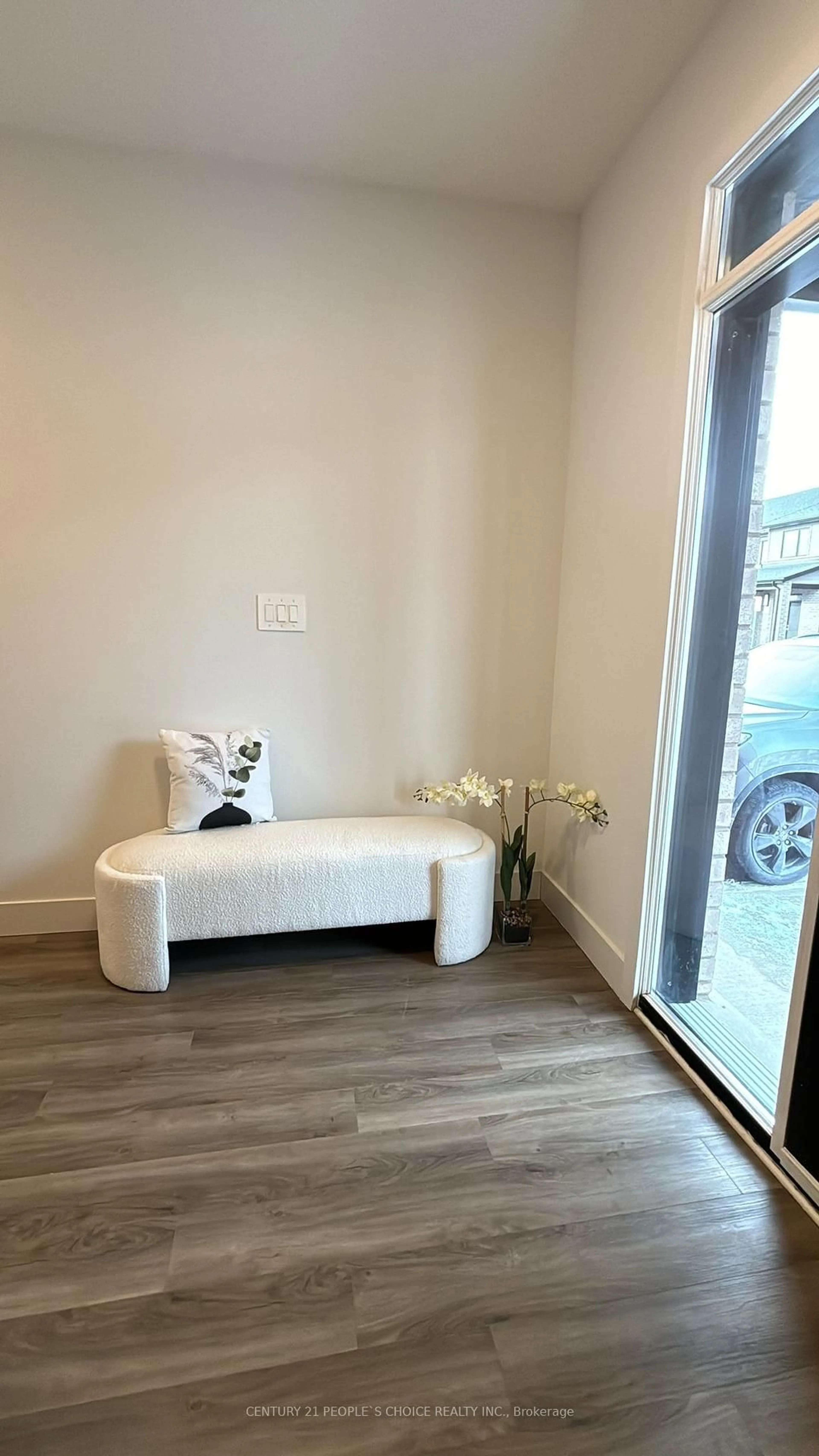 Indoor entryway for 3635 Southbridge Ave #31, London South Ontario N6L 0G8