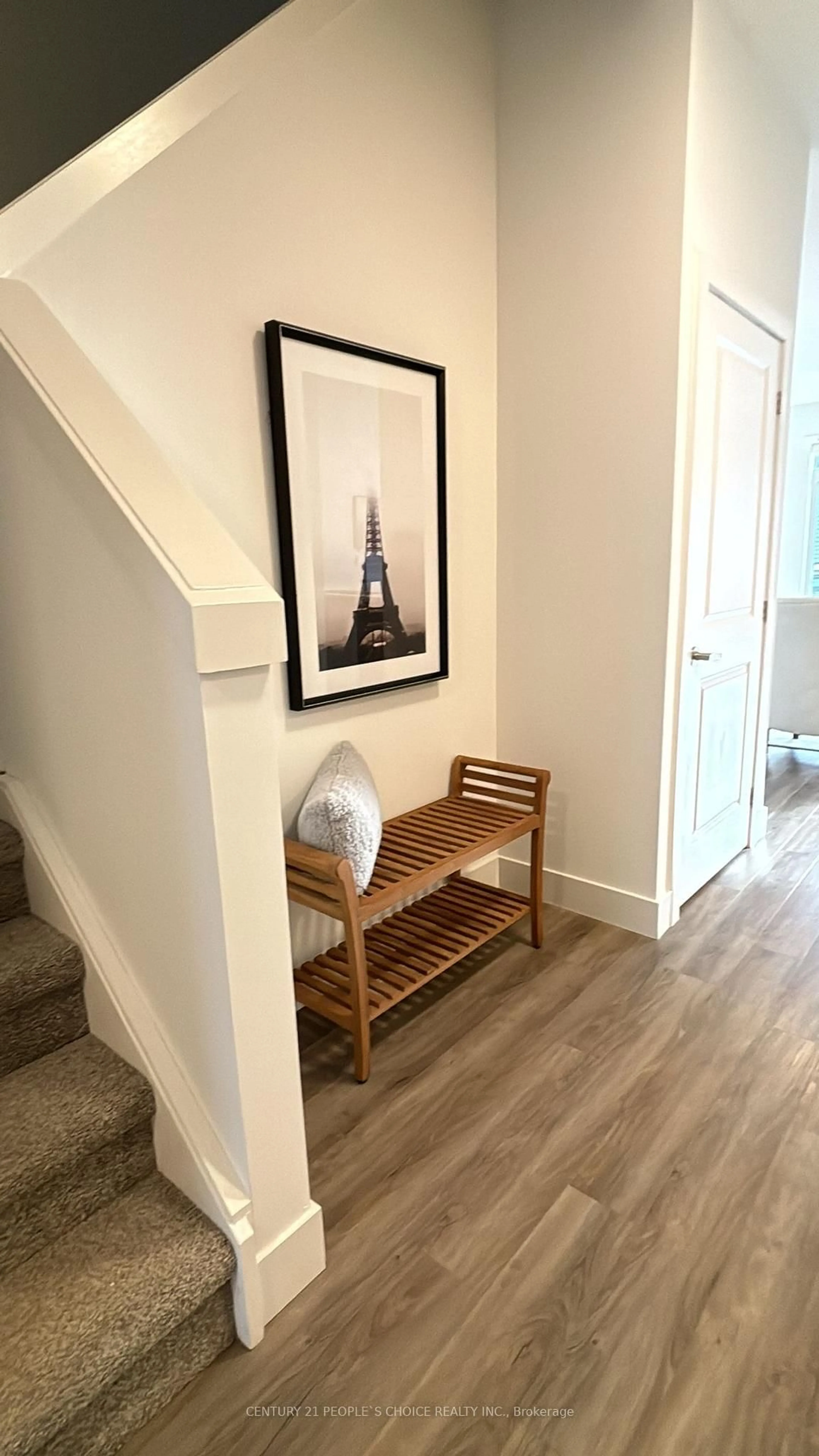 Indoor entryway for 3635 Southbridge Ave #31, London South Ontario N6L 0G8
