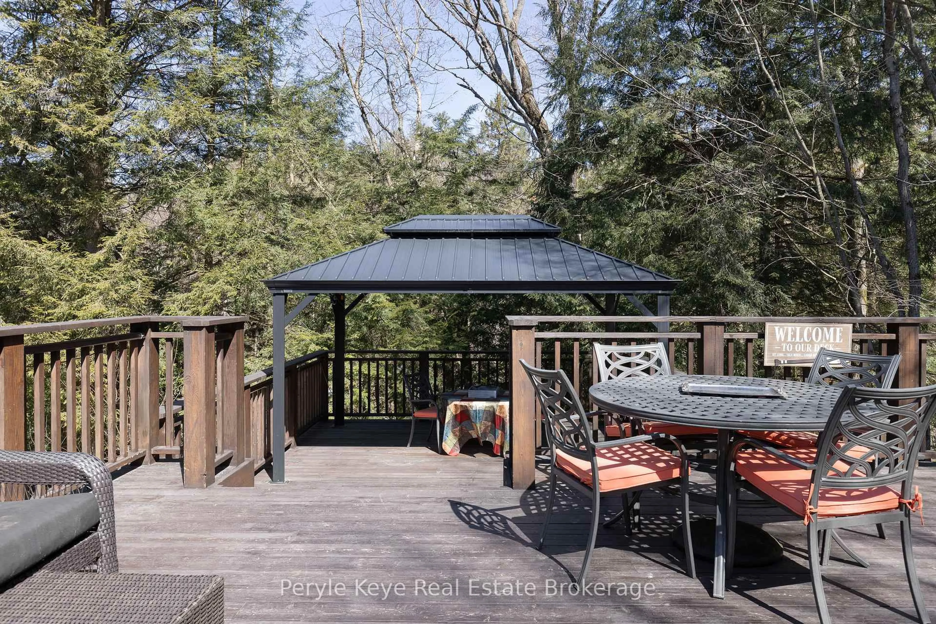 Patio, unknown for 33 Meadow Heights Dr, Bracebridge Ontario P1L 1A2