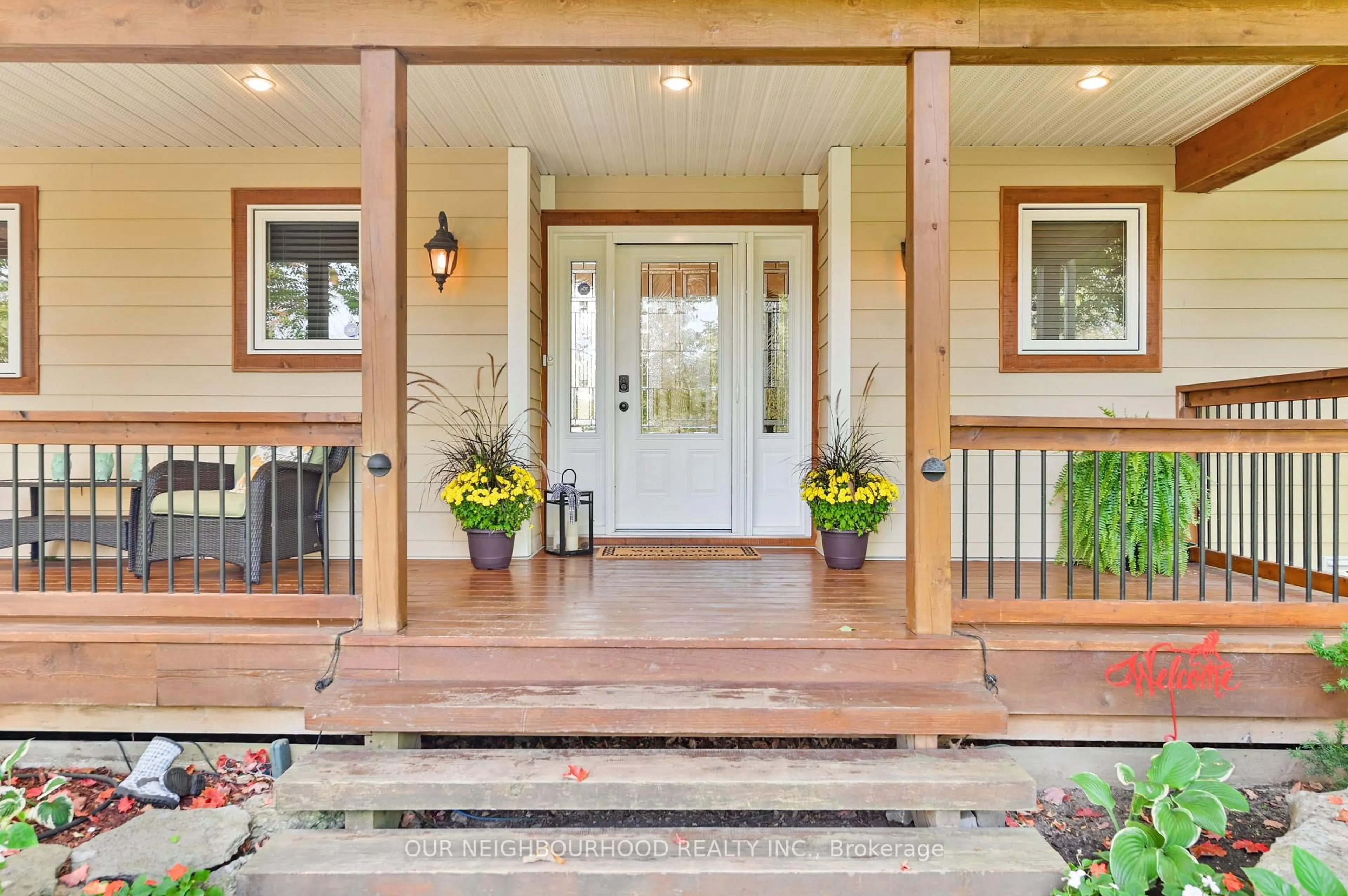 Indoor entryway for 53 Glen Ridge Rd, Limoges Ontario K0K 2M0
