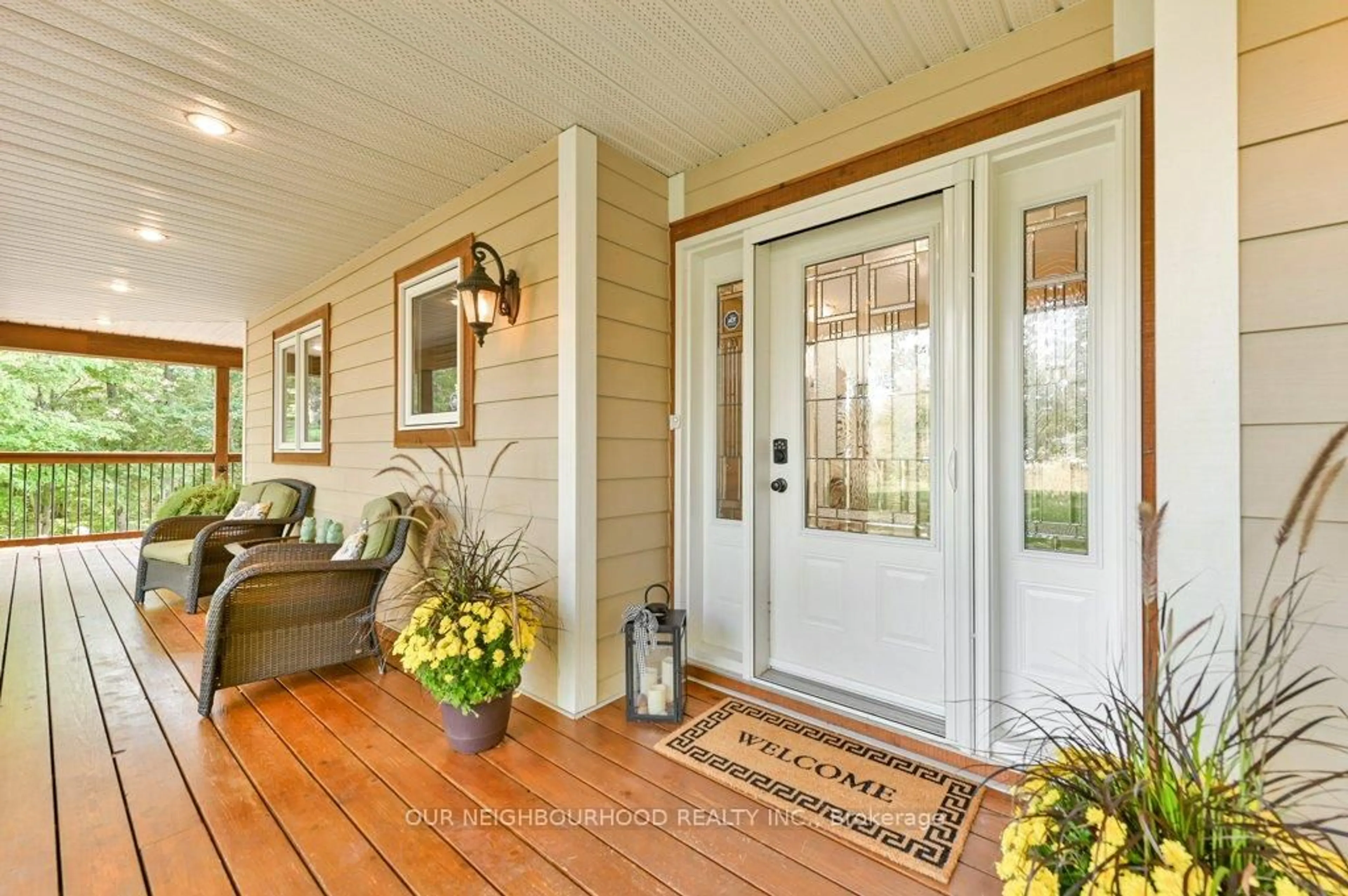 Indoor entryway for 53 Glen Ridge Rd, Limoges Ontario K0K 2M0
