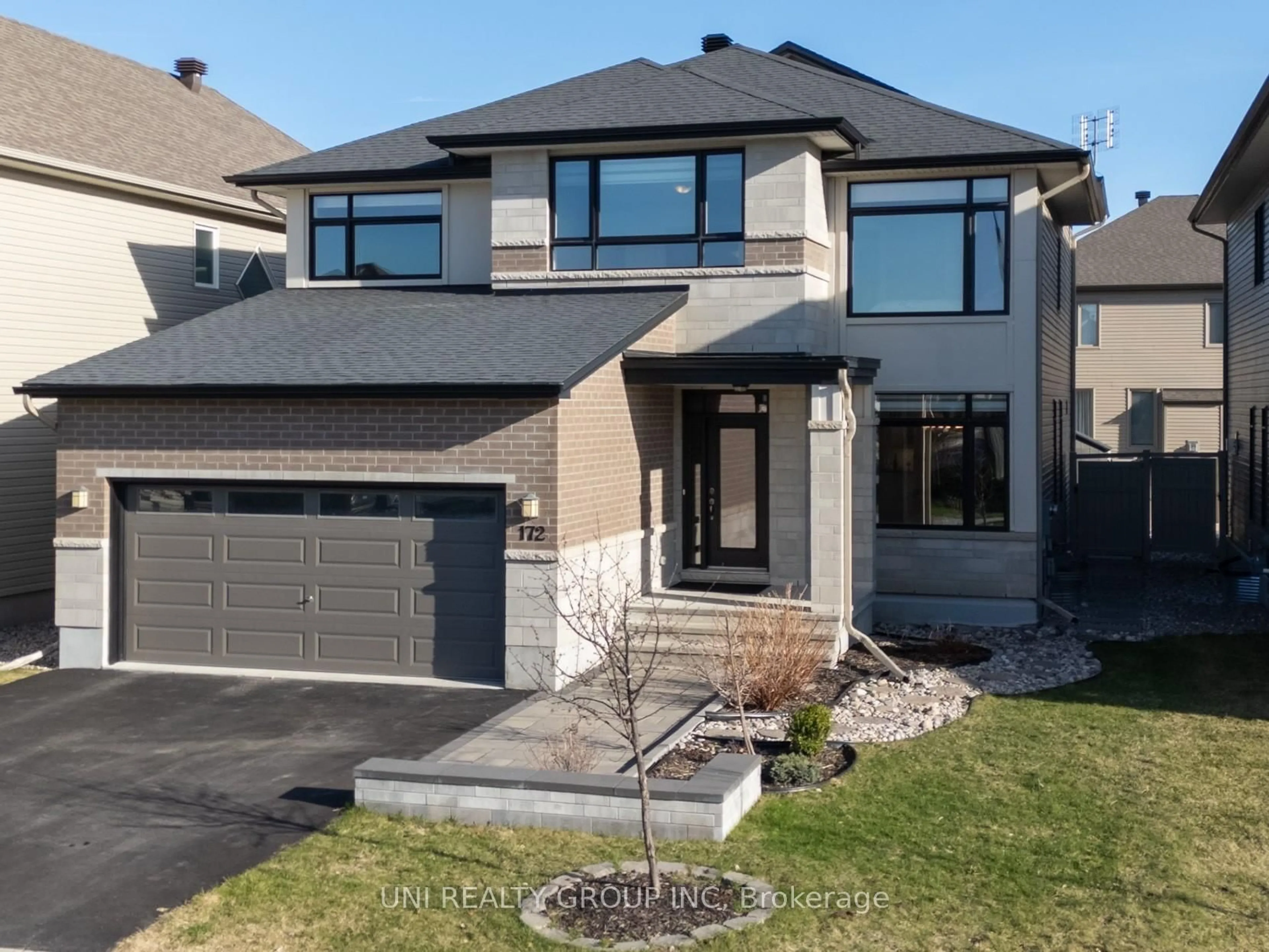 Home with brick exterior material, street for 172 Cambie Rd, Ottawa Ontario K1X 0A7