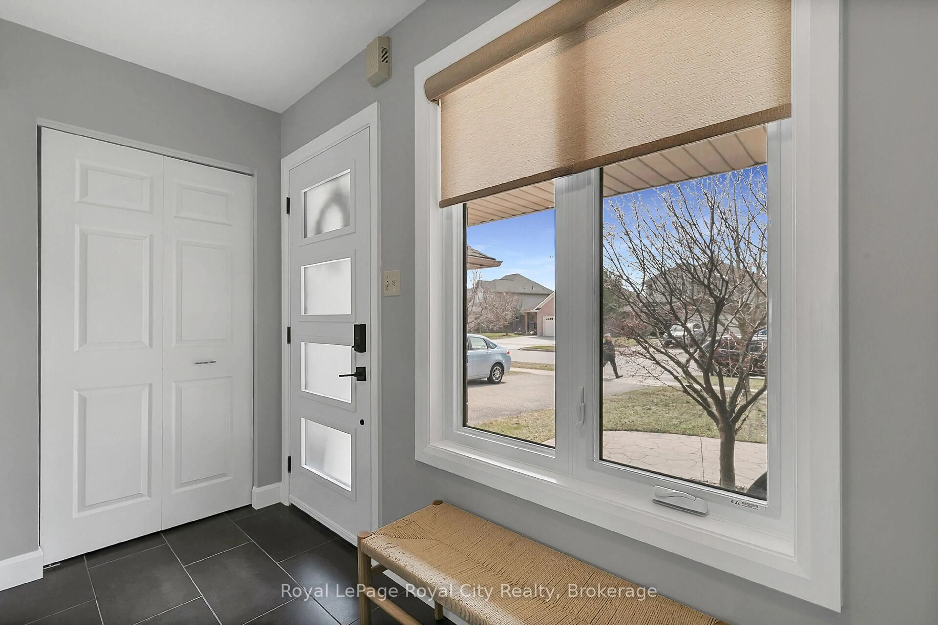 Indoor entryway for 90 Milson Cres, Guelph Ontario N1C 1G6