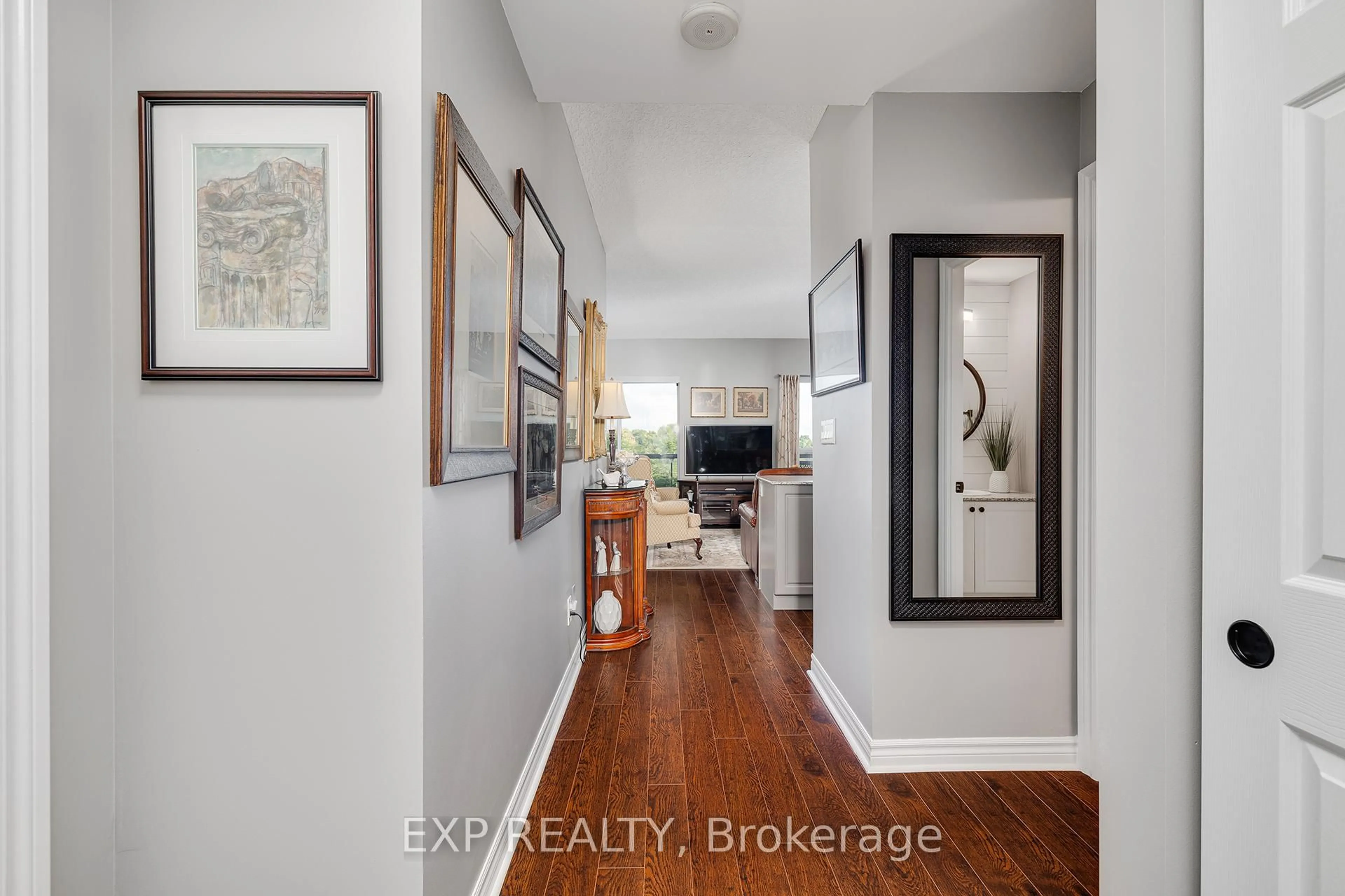 Indoor entryway for 170 Water St #906, Cambridge Ontario N1R 3B6