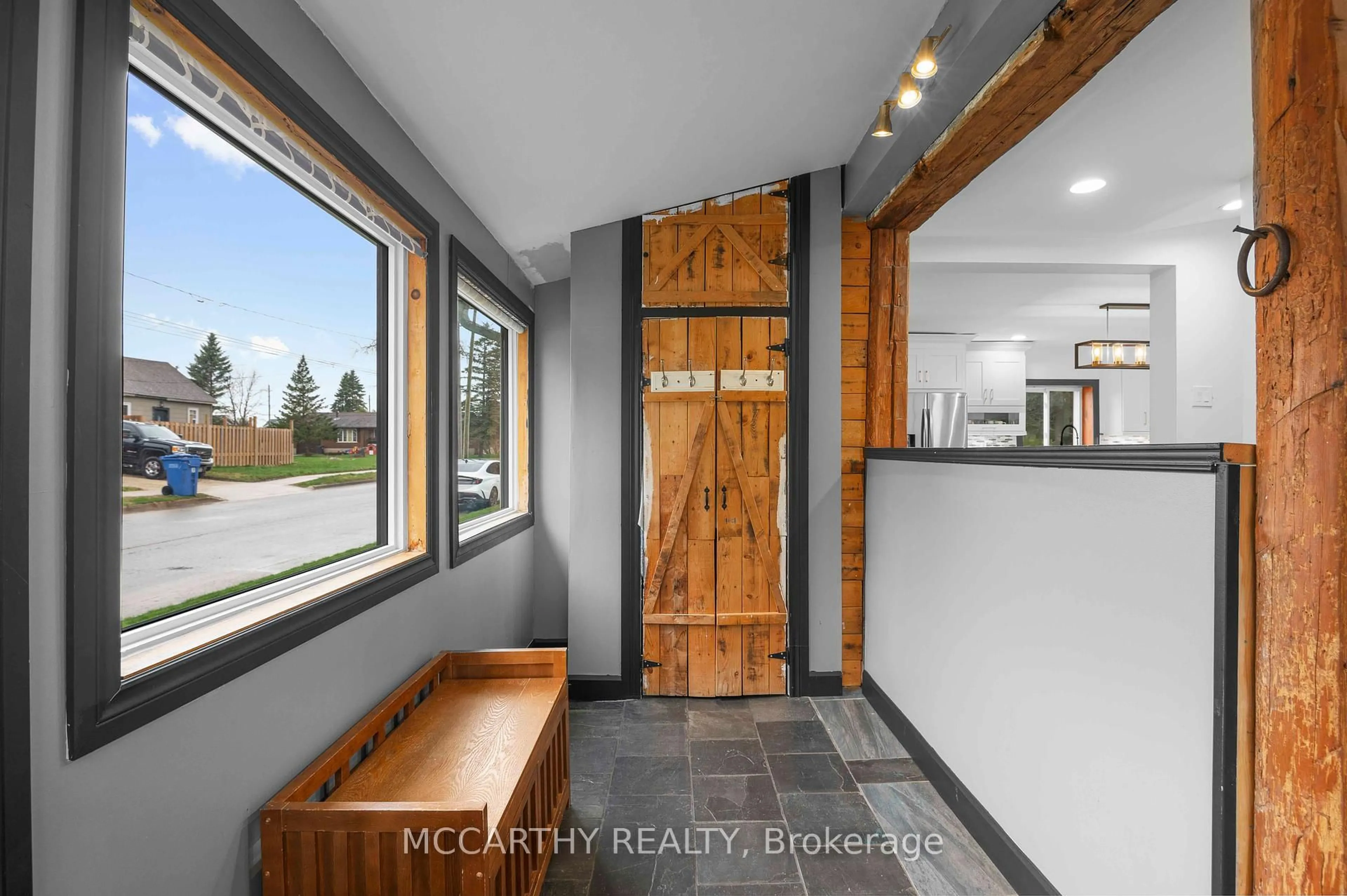 Indoor entryway for 175 Artemesia St, Southgate Ontario N0C 1B0