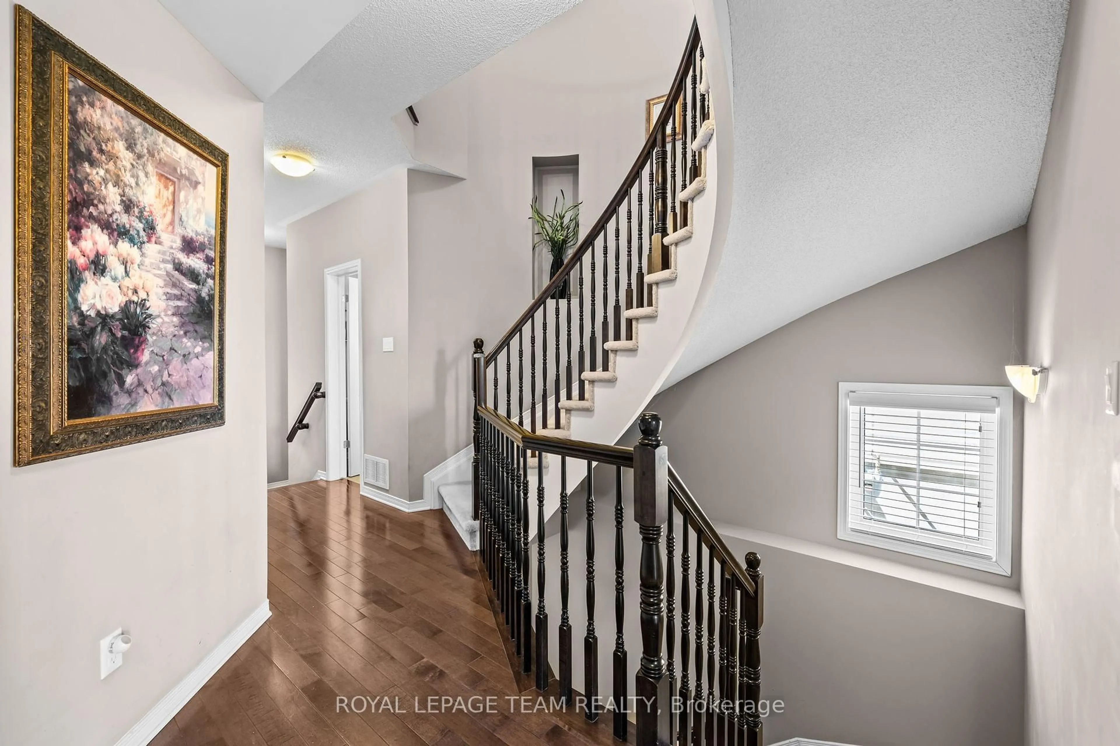 Unknown for 938 Torovin Private Ave, Ottawa Ontario K1B 0A7