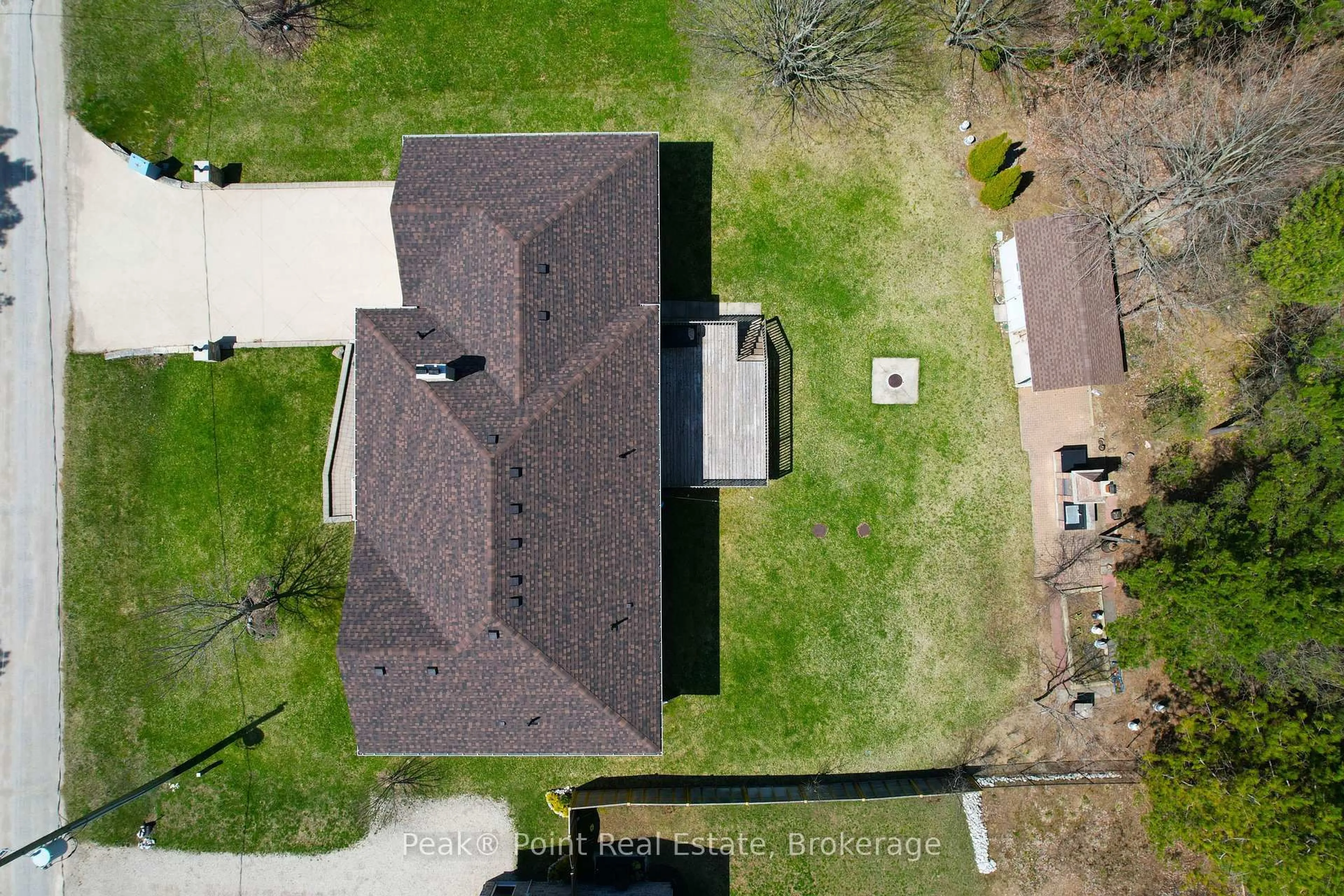 A pic from outside/outdoor area/front of a property/back of a property/a pic from drone, unknown for 59 Campbell Cres, South Bruce Peninsula Ontario N0H 2G0