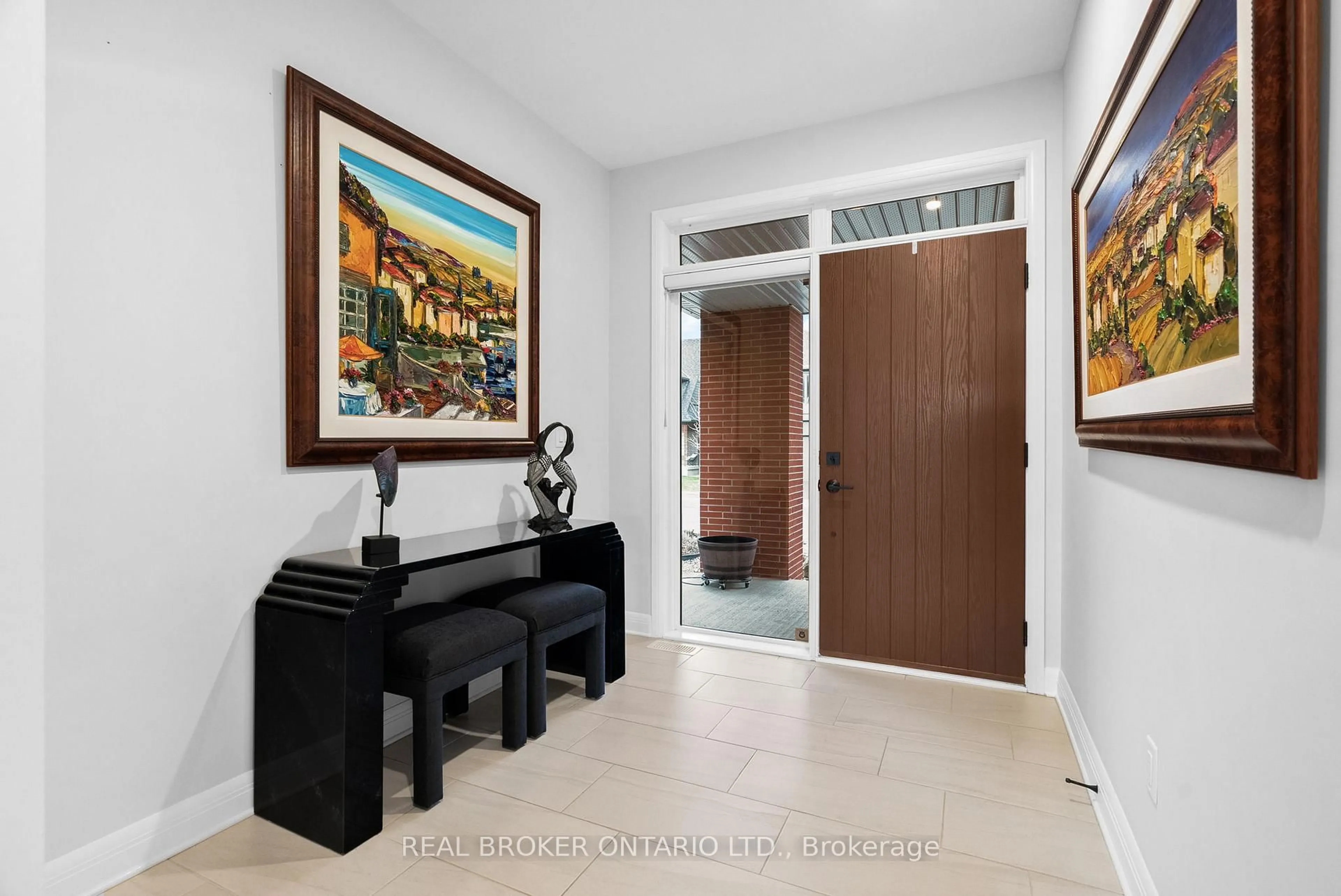 Indoor entryway for 62 Stanhope Crt, Ottawa Ontario K2J 6S2
