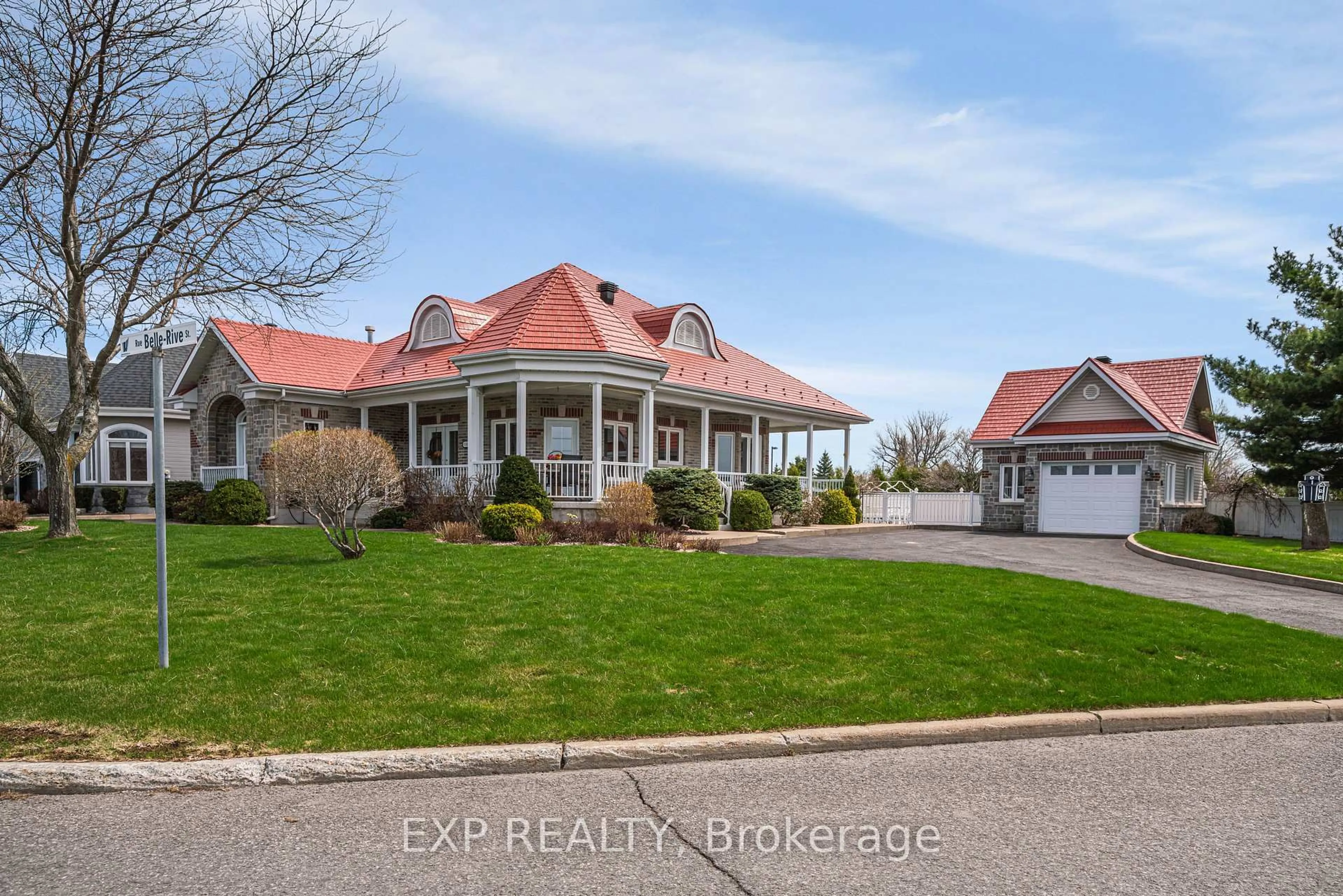 A pic from outside/outdoor area/front of a property/back of a property/a pic from drone, unknown for 338 Belle Rive St, Hawkesbury Ontario K6A 3S1