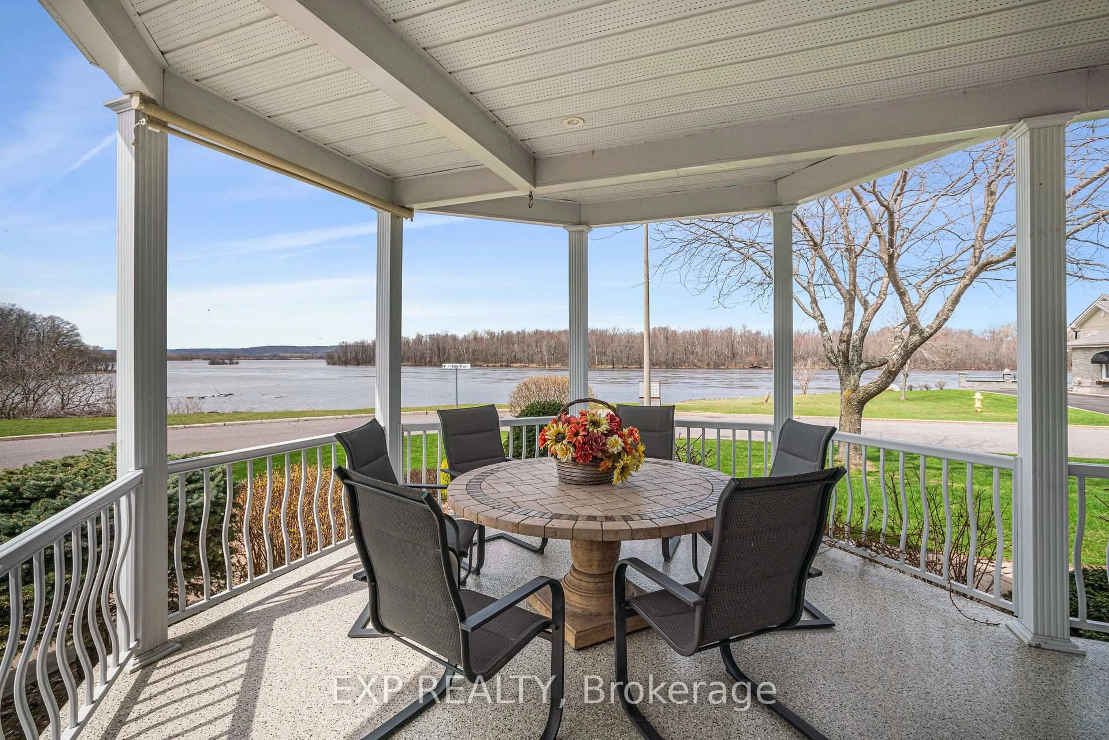 Patio, water/lake/river/ocean view for 338 Belle Rive St, Hawkesbury Ontario K6A 3S1