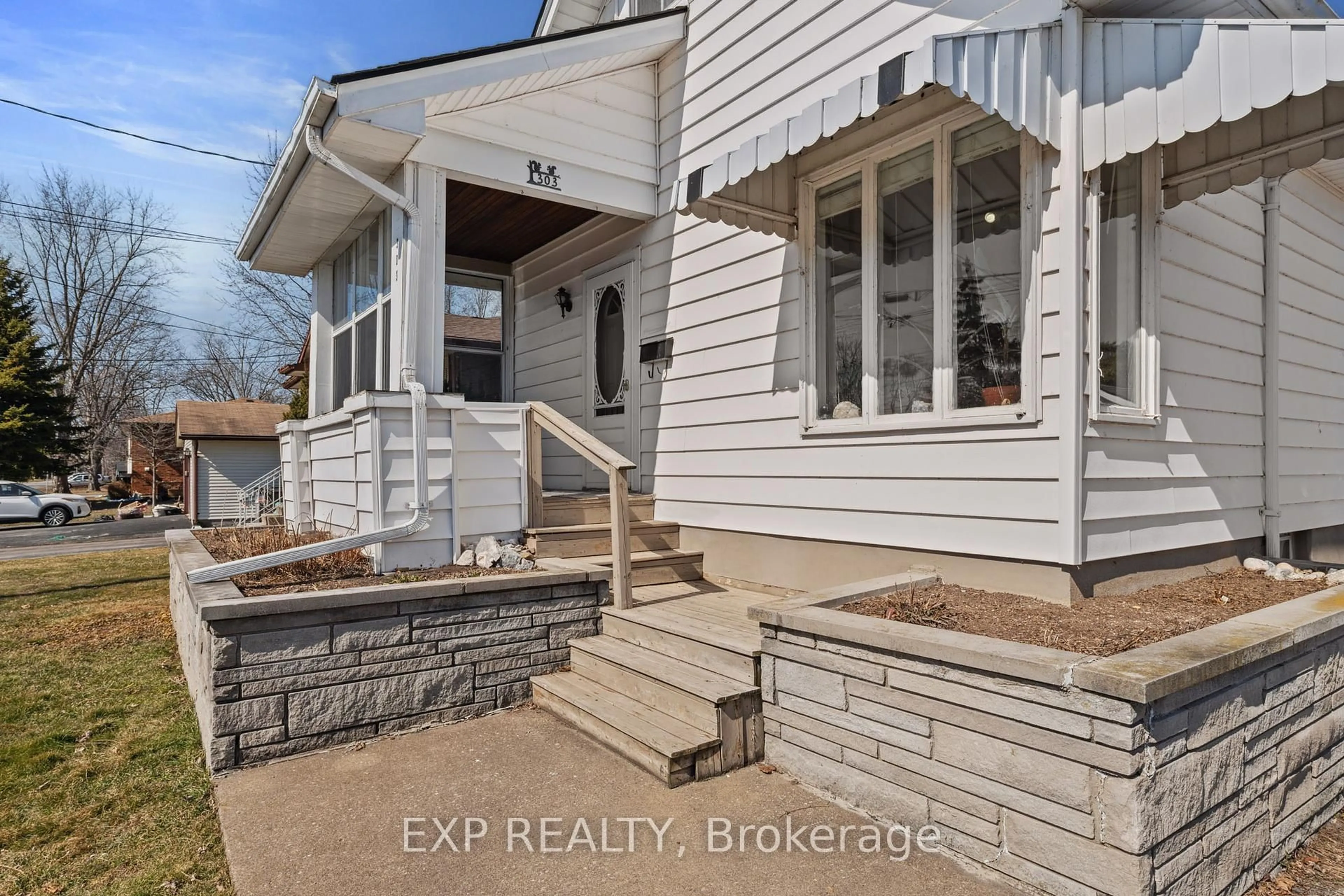 Unknown for 303 Ash St, Port Colborne Ontario L3K 2X4