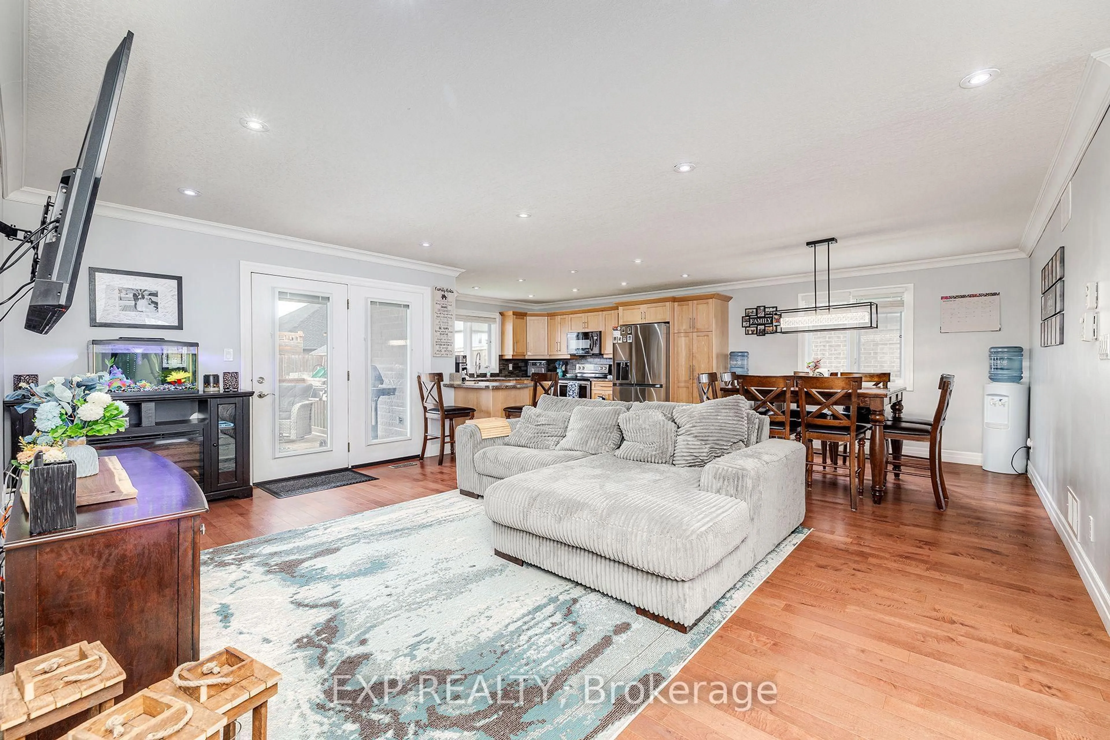 Open concept kitchen, unknown for 925 Reserve Ave, North Perth Ontario N4W 0B8