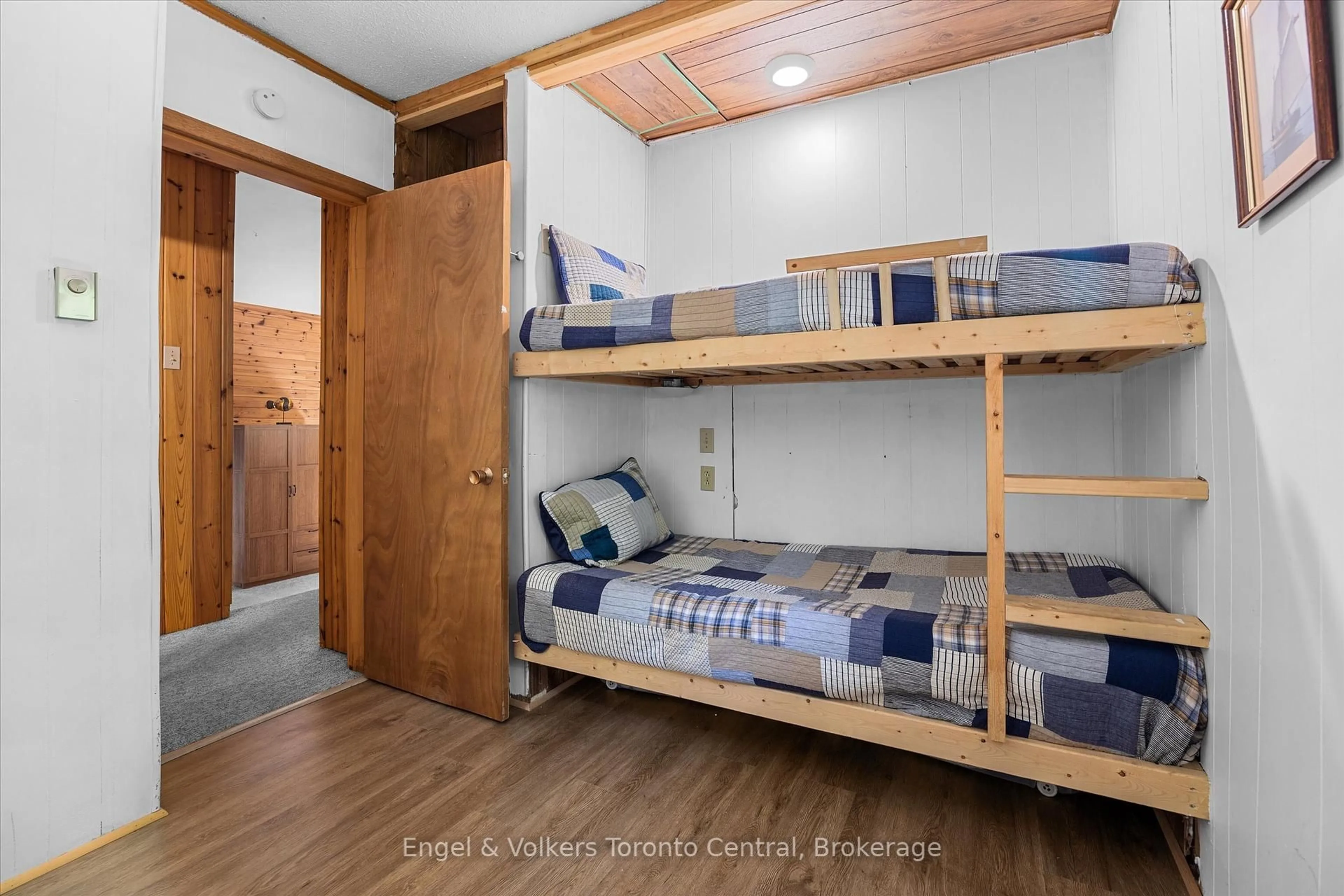 Bedroom with bed, unknown for 142 Stewart Lake Rd, Georgian Bay Ontario P0C 1H0