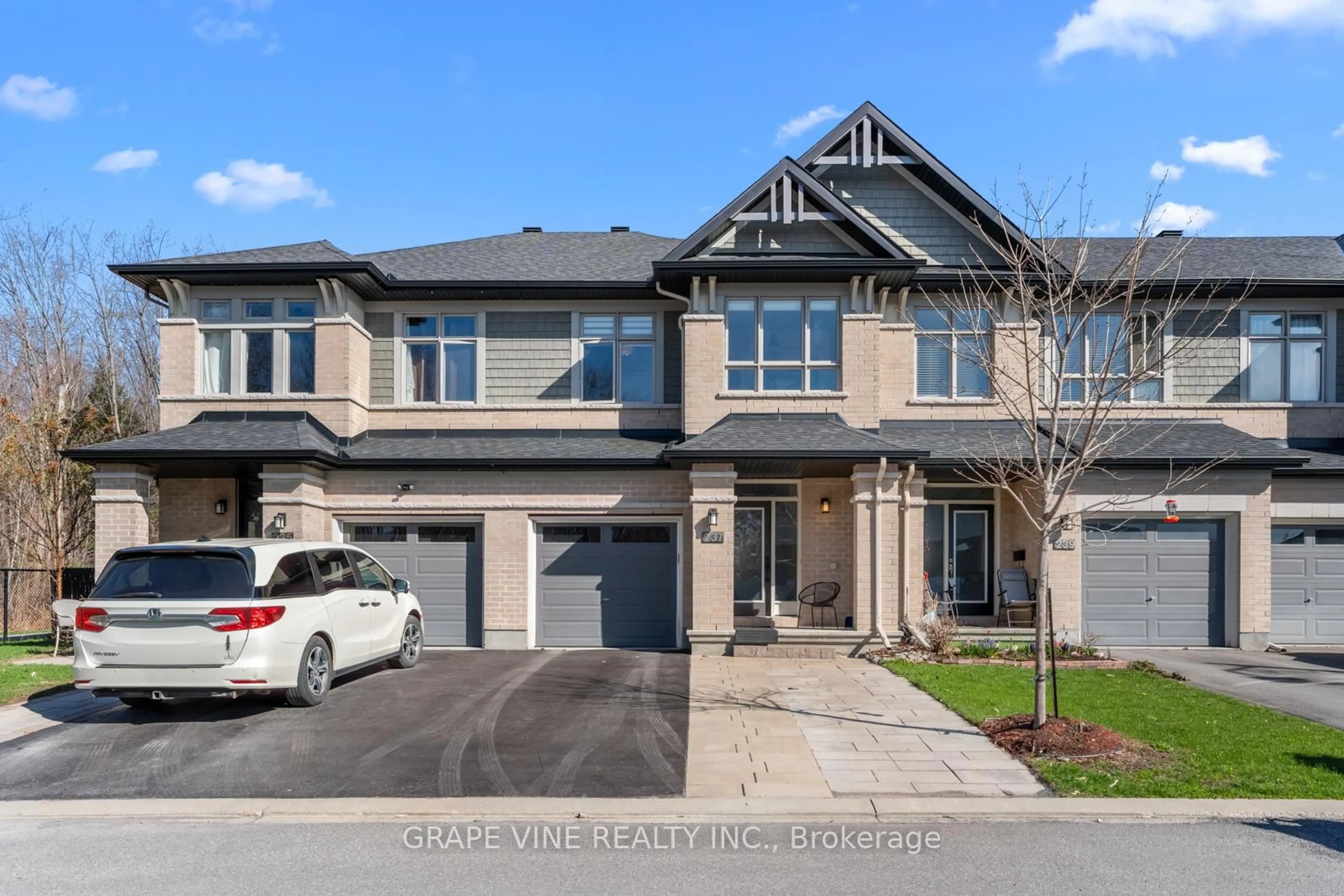 Unknown for 237 Shinleaf Cres, Ottawa Ontario K1W 0J2