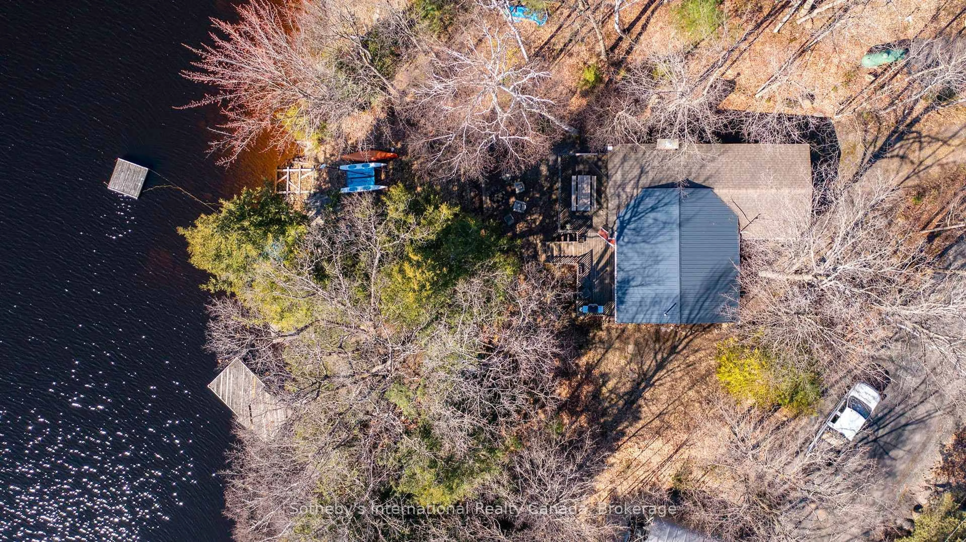 A pic from outside/outdoor area/front of a property/back of a property/a pic from drone, street for 47 Deerfield Rd, McKellar Ontario P2A 2W7