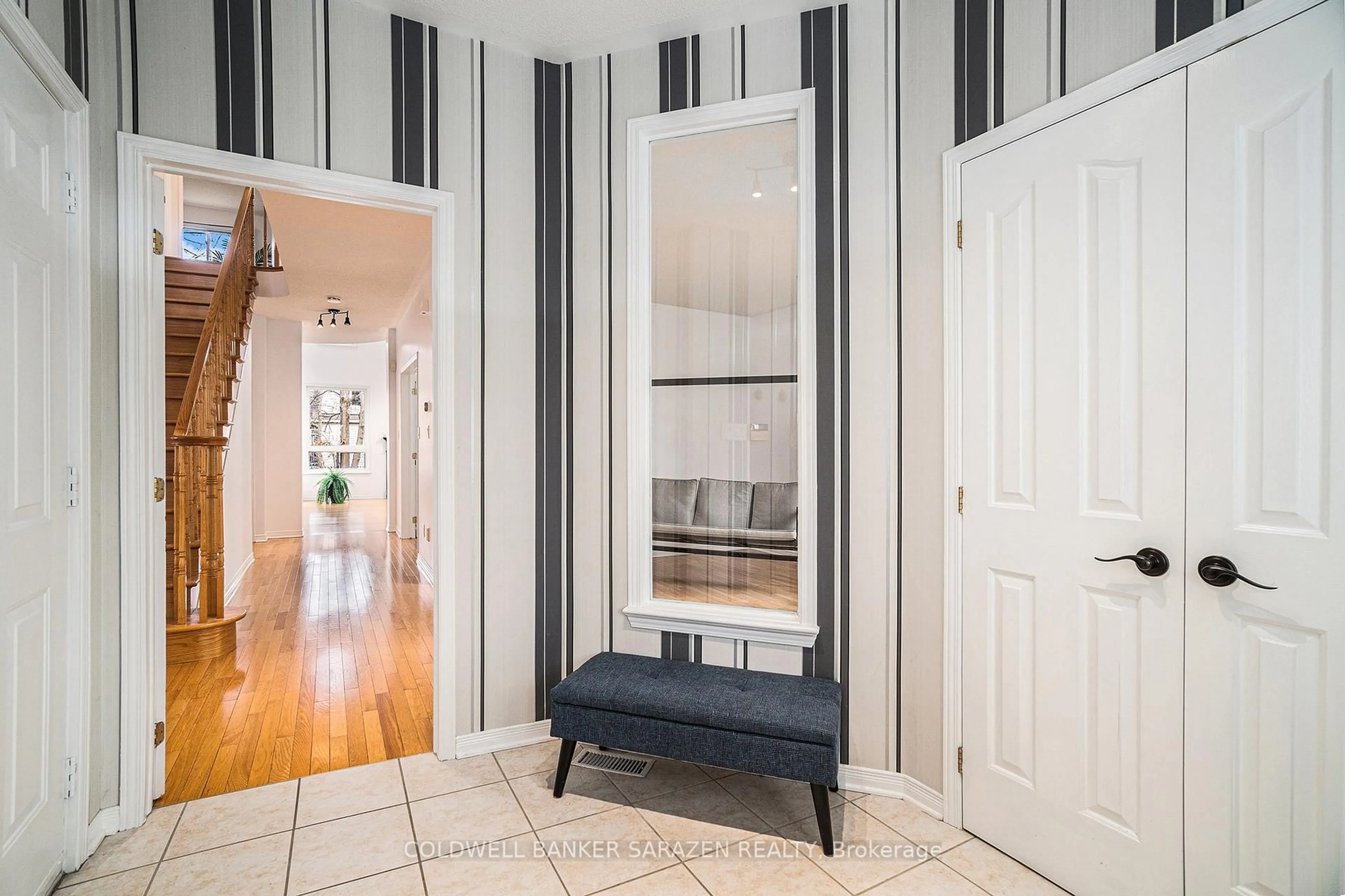 Indoor entryway for 9 LEATHERWOOD Cres, Nepean Ontario K2J 4X8