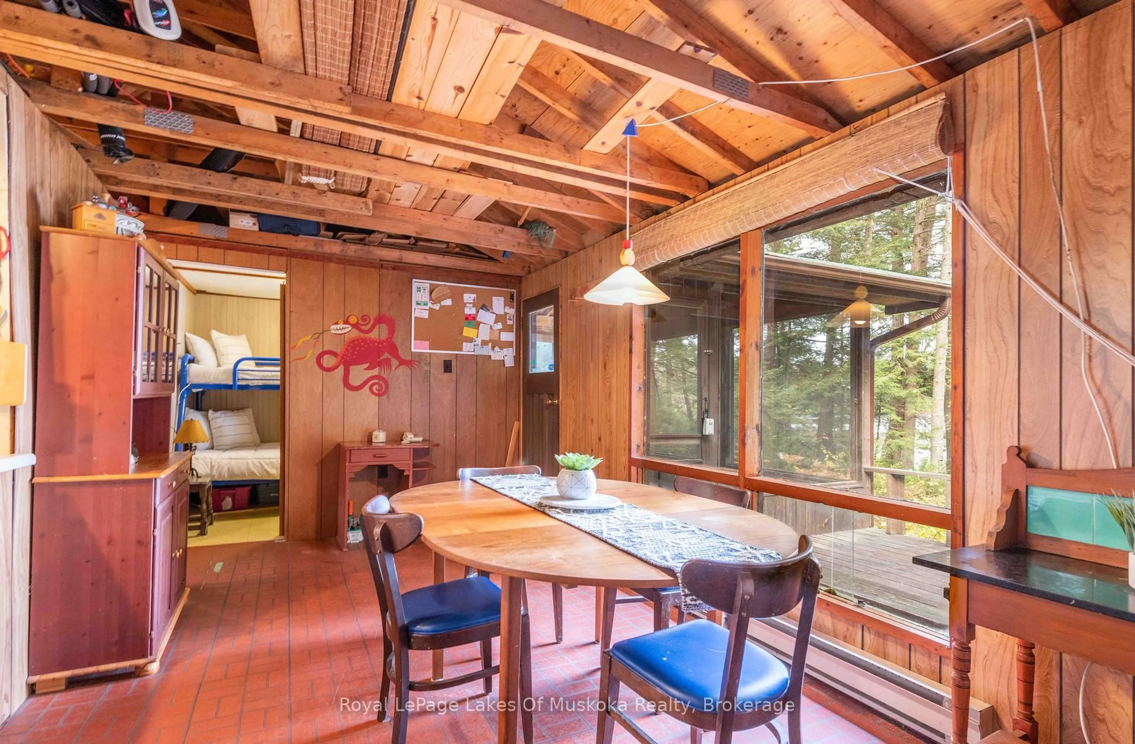 Dining room, unknown for 1086 SOUTH TOAD LAKE Rd, Lake of Bays Ontario P1H 2J6