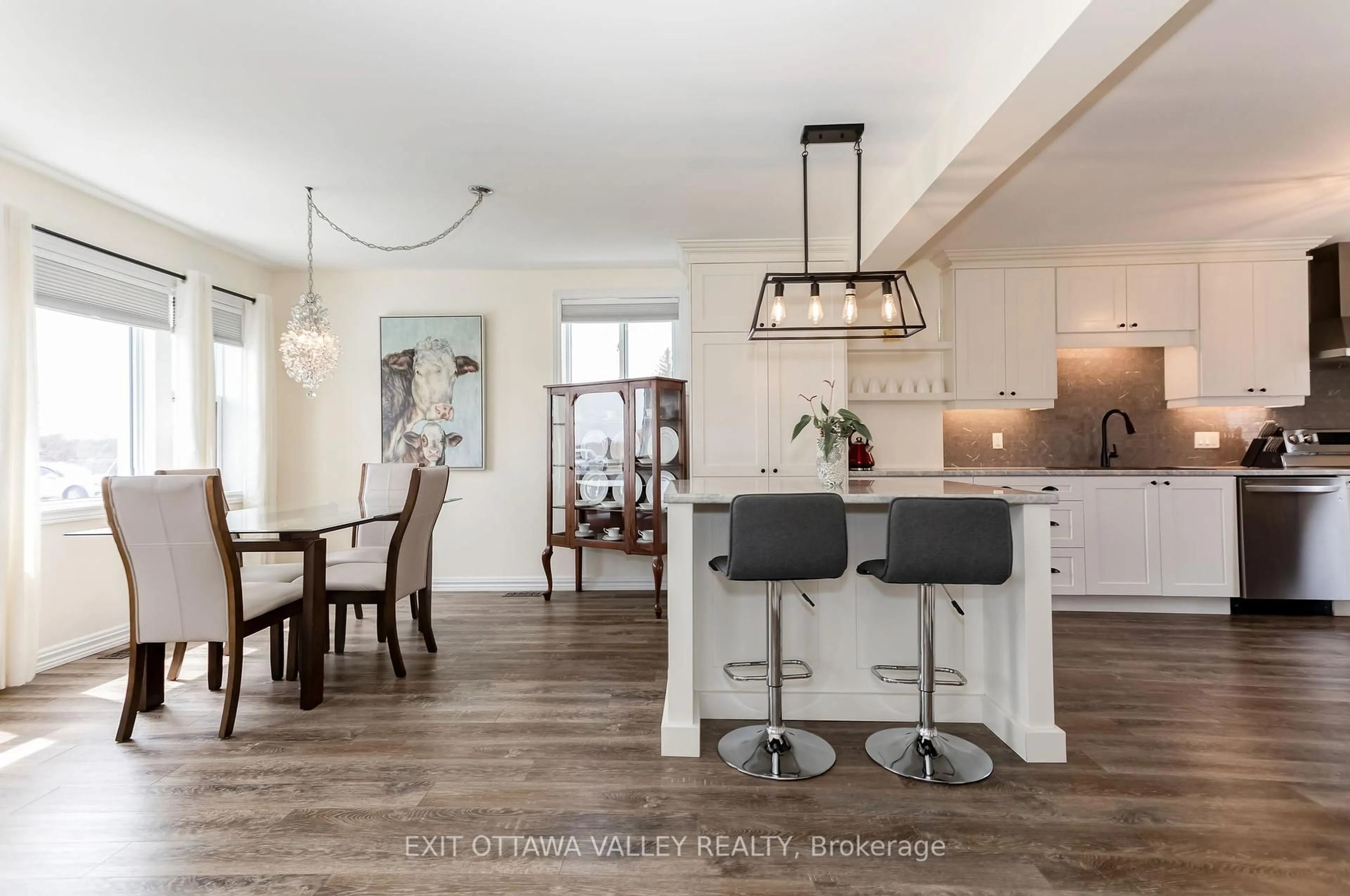 Open concept kitchen, unknown for 670 Bruham Ave, Laurentian Valley Ontario K8A 5A2