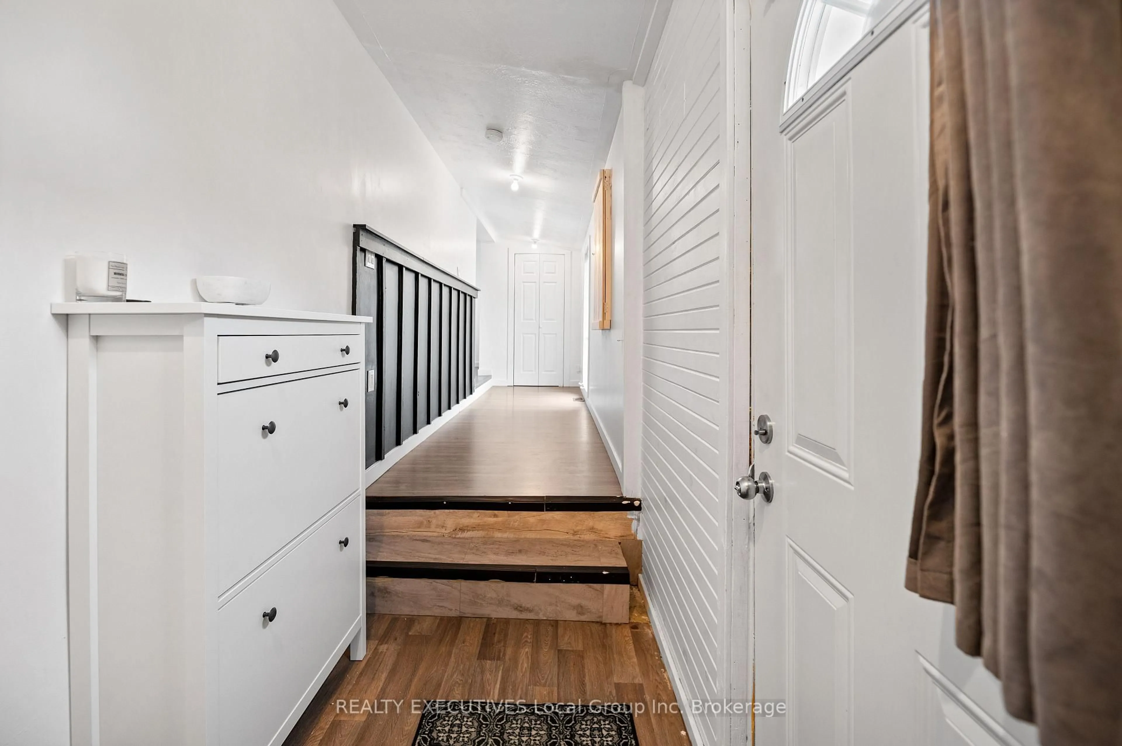 Indoor entryway for 439 Mageau St, West Nipissing Ontario P2B 3G5