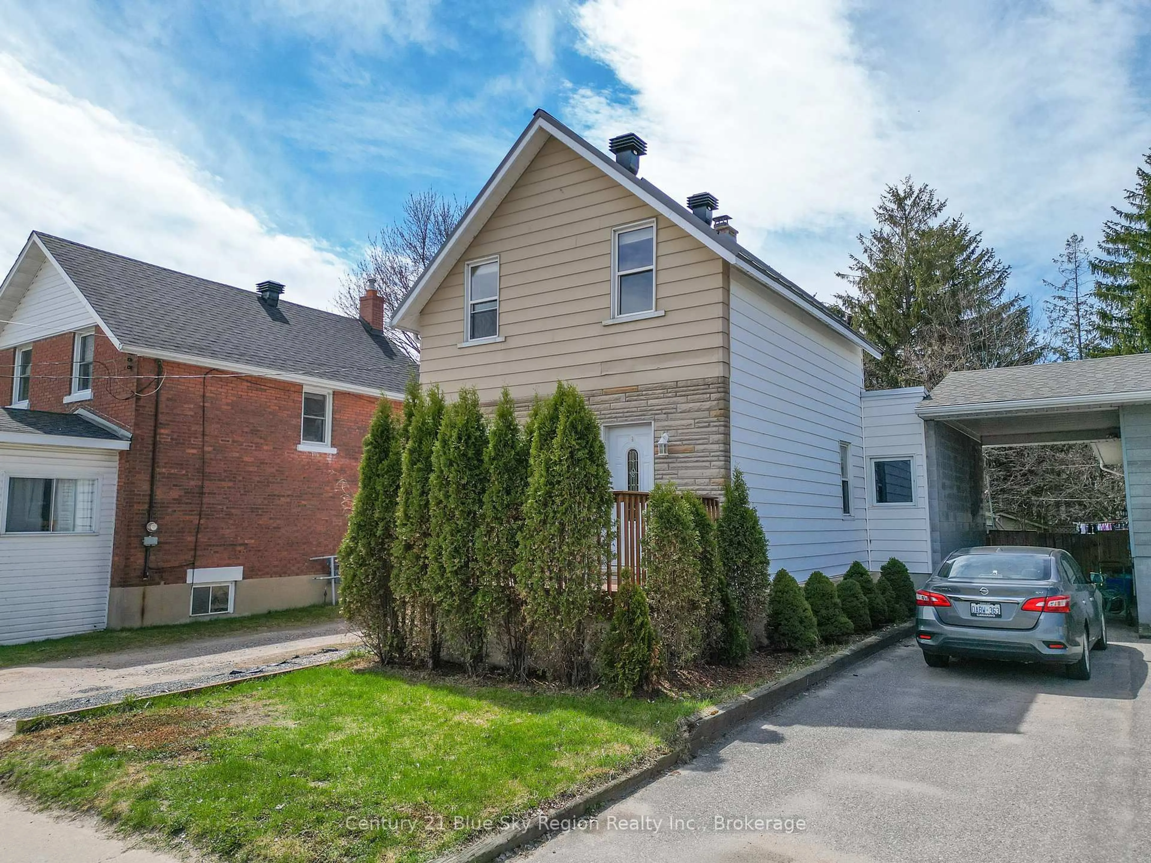 Home with brick exterior material, street for 433 O'Brien St, North Bay Ontario P1B 5W2