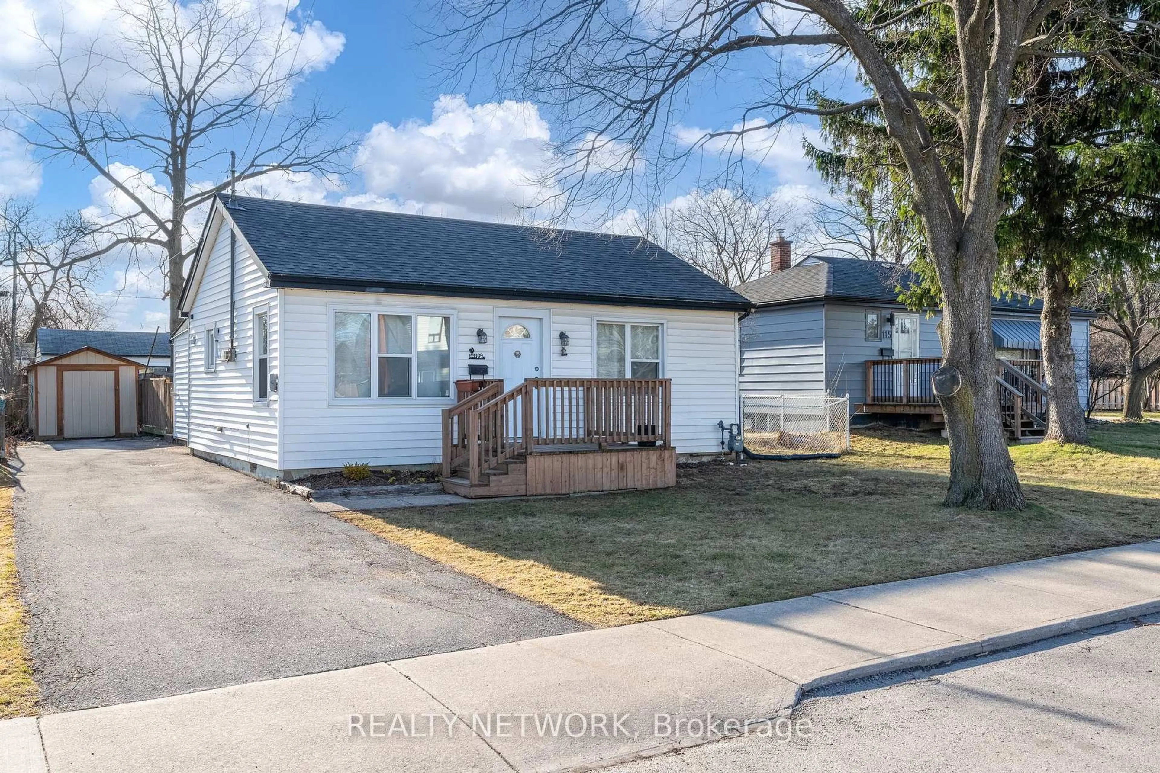 Home with vinyl exterior material, street for 109 Dodson St, Hamilton Ontario L9A 3K8