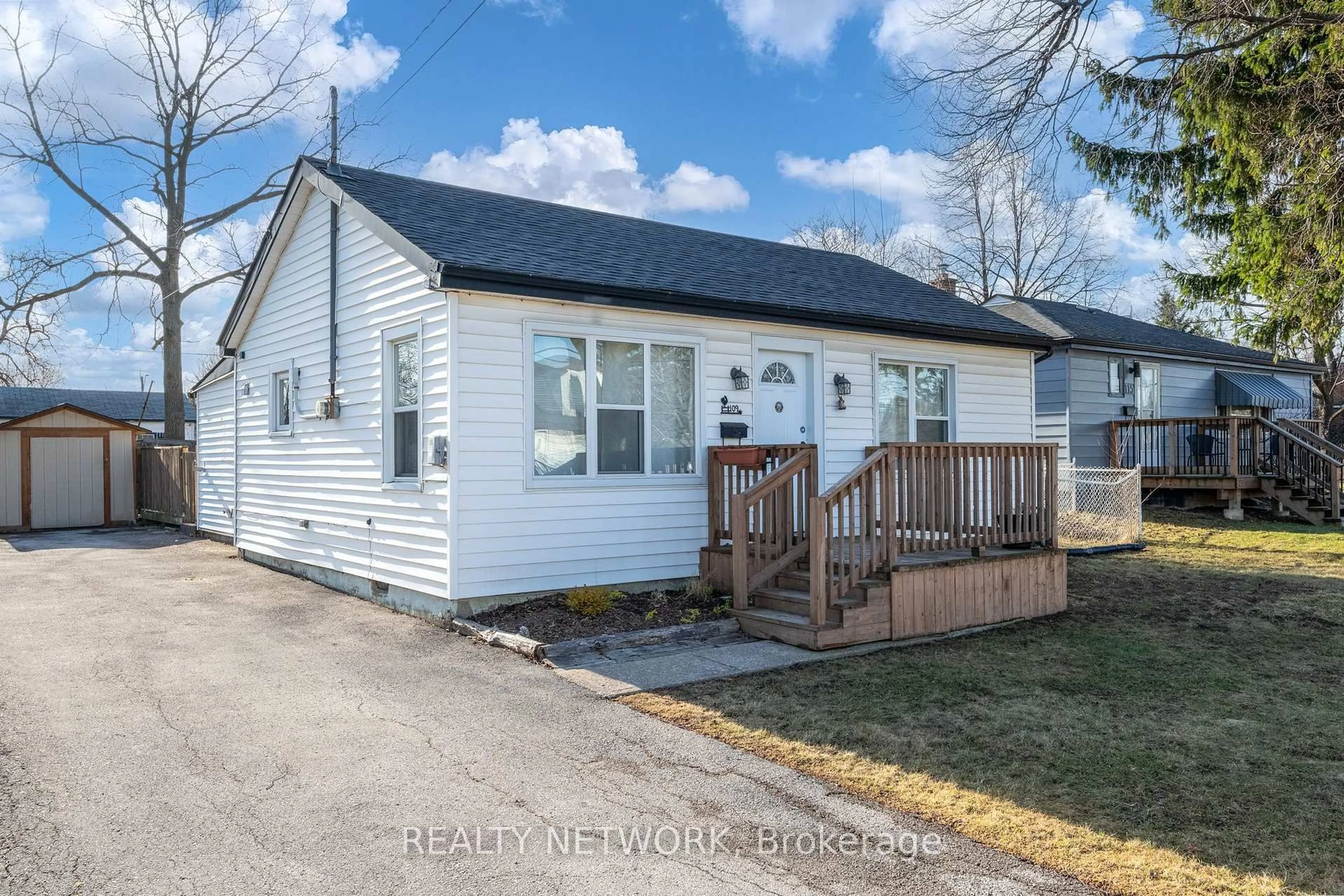 Home with vinyl exterior material, street for 109 Dodson St, Hamilton Ontario L9A 3K8