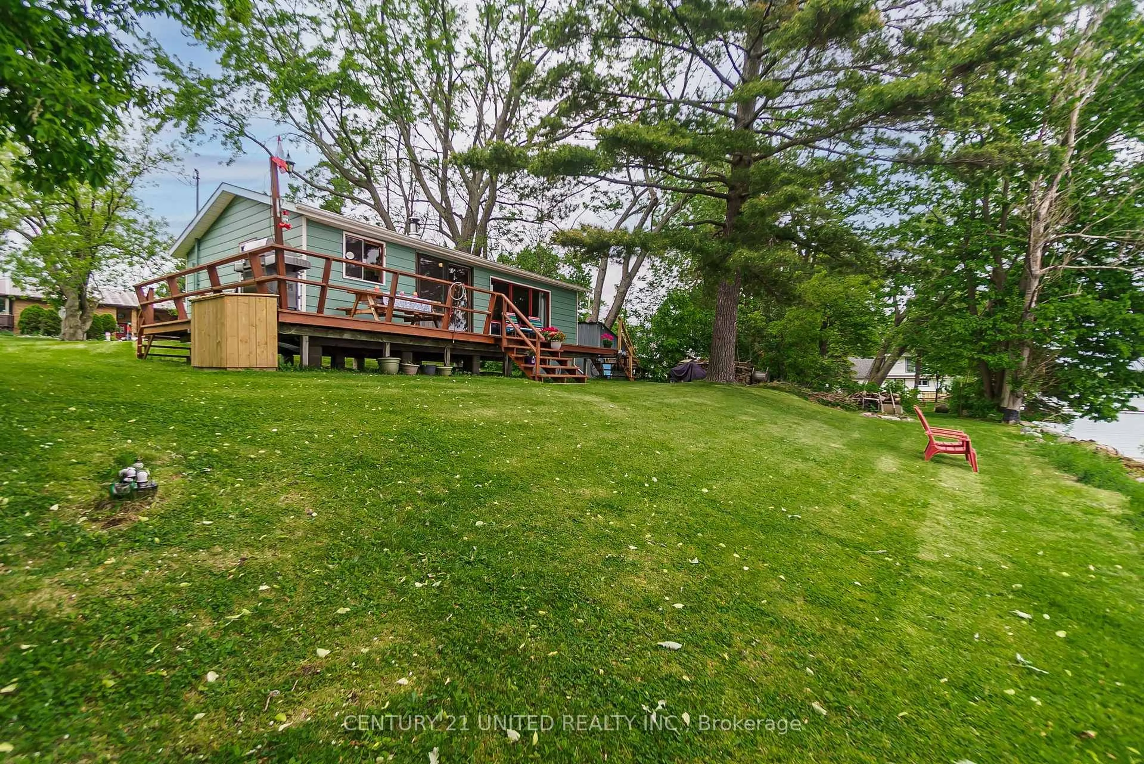 A pic from outside/outdoor area/front of a property/back of a property/a pic from drone, unknown for 37 Lakeshore Rd, Hiawatha First Nation Ontario K0L 2G0