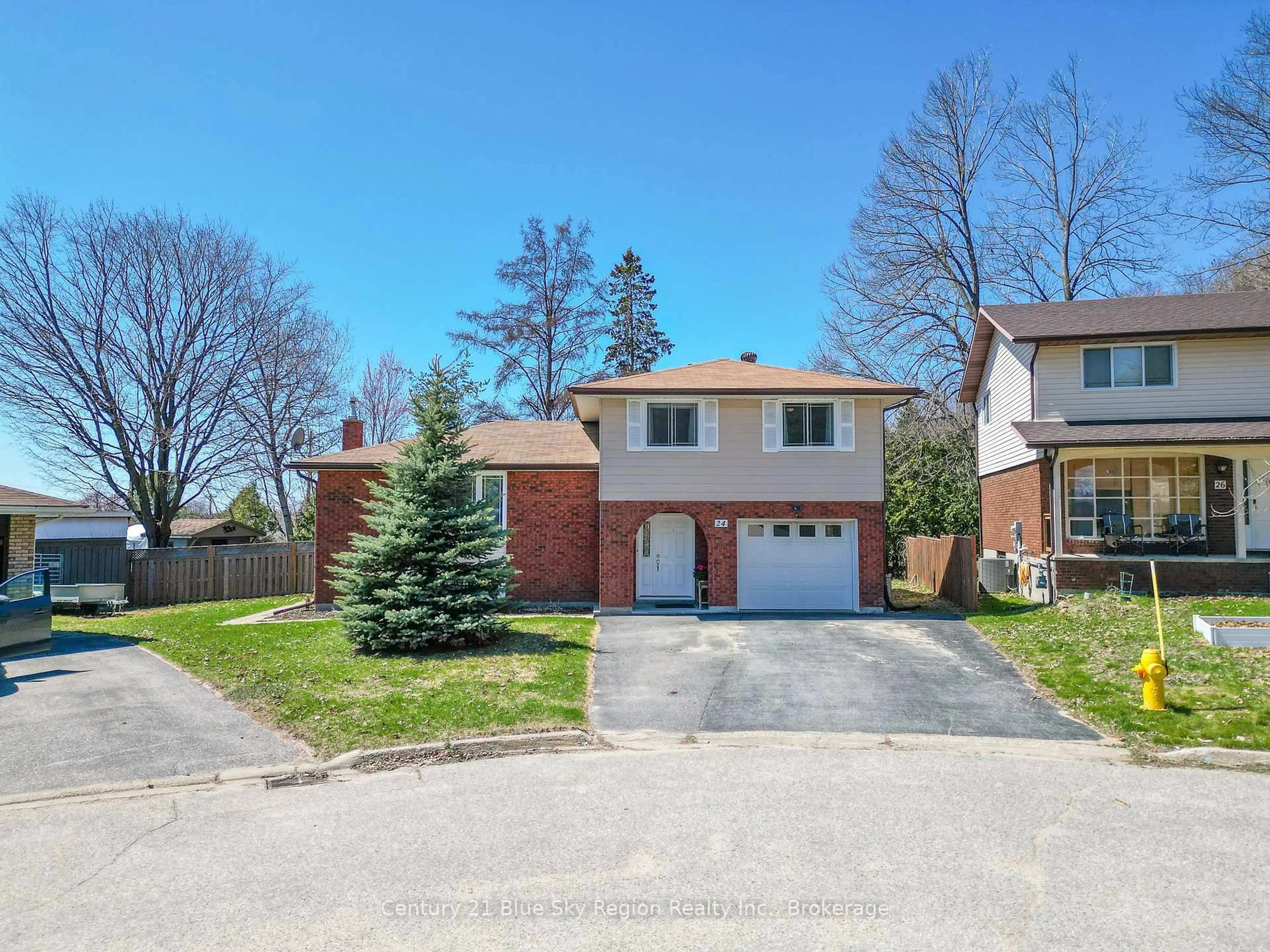 Home with brick exterior material, street for 24 Riddle Crt, North Bay Ontario P1B 8S6