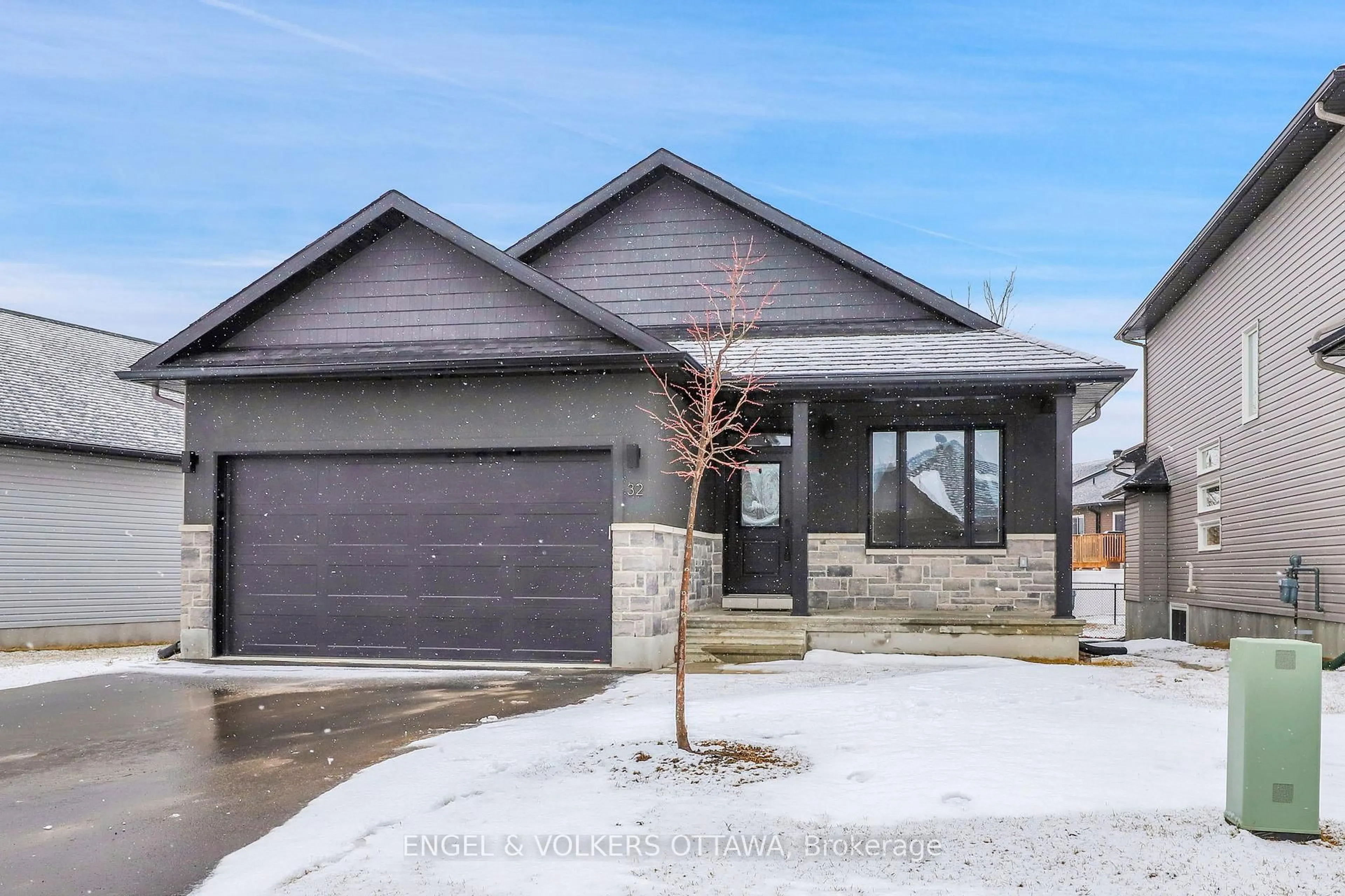 Home with brick exterior material, street for 32 Seabert Dr, Arnprior Ontario K7S 3N2