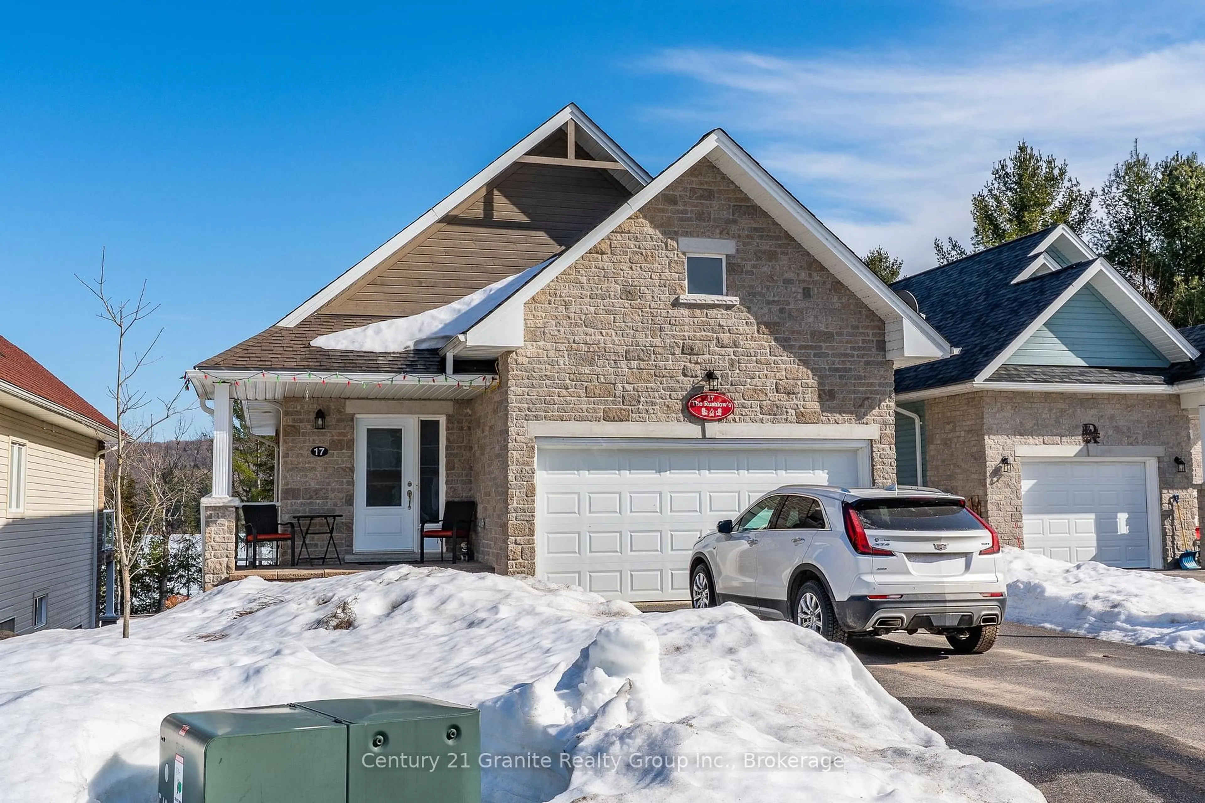 Home with brick exterior material, street for 17 Webb Circ, Dysart et al Ontario K0M 1S0