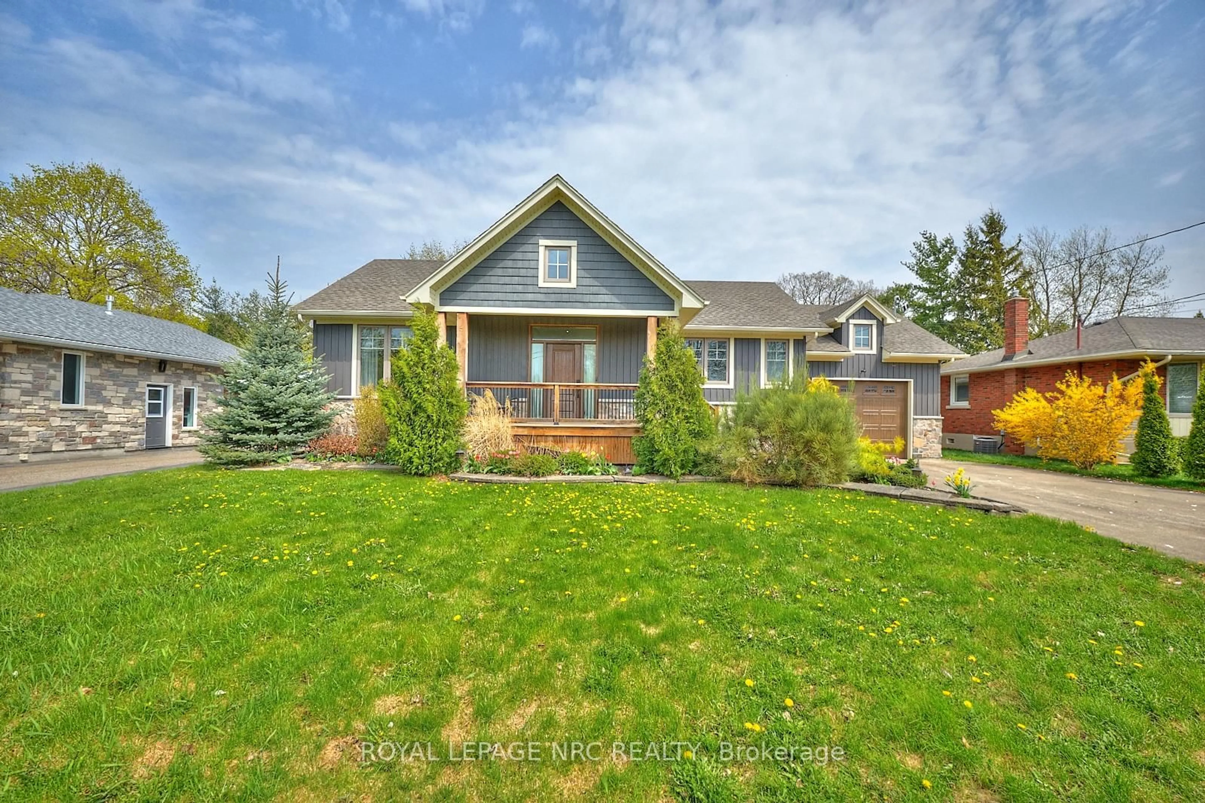 Home with brick exterior material, street for 20 Henry St, Niagara-on-the-Lake Ontario L0S 1T0