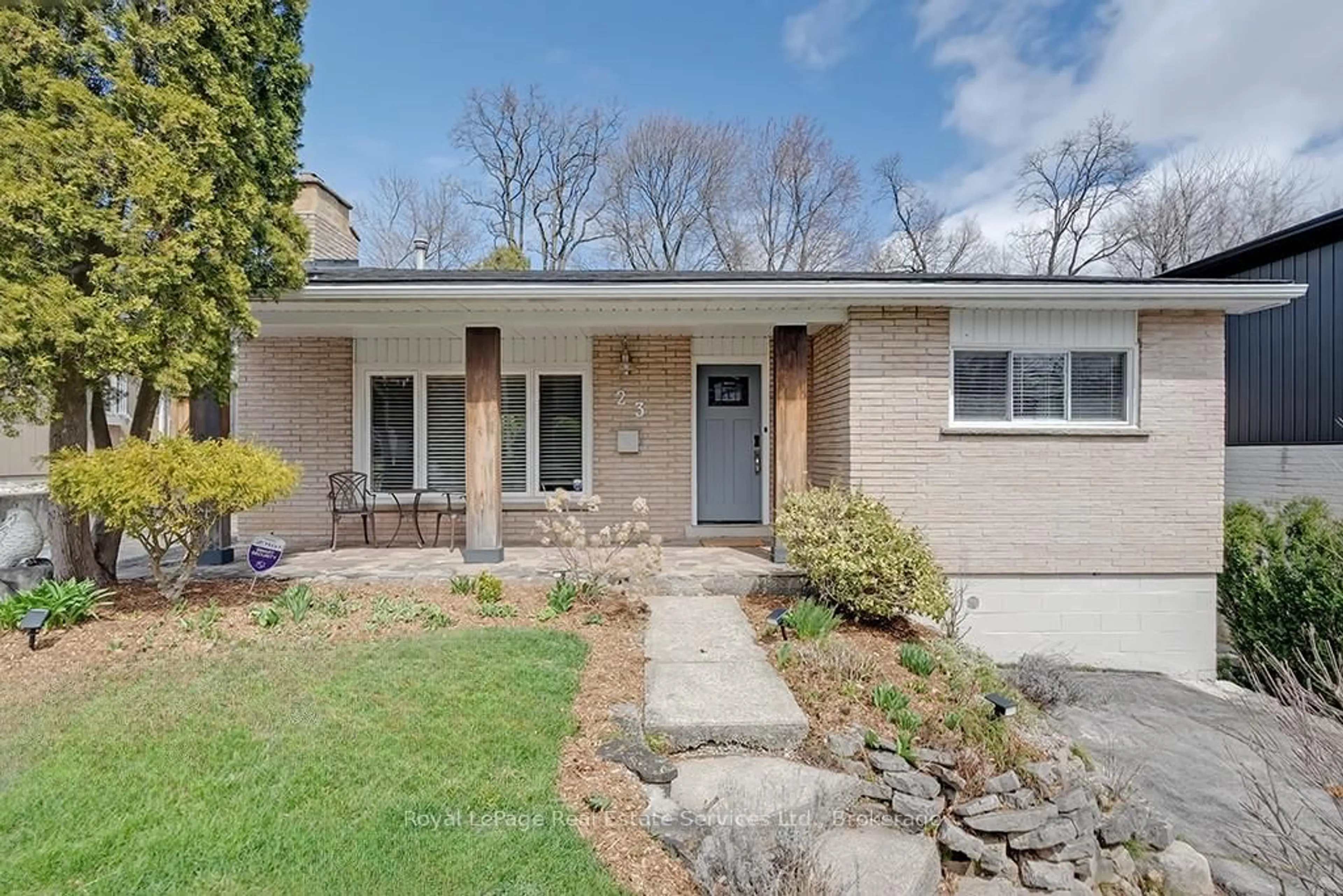 Home with brick exterior material, street for 23 Lorne Ave, Hamilton Ontario L9G 2X6