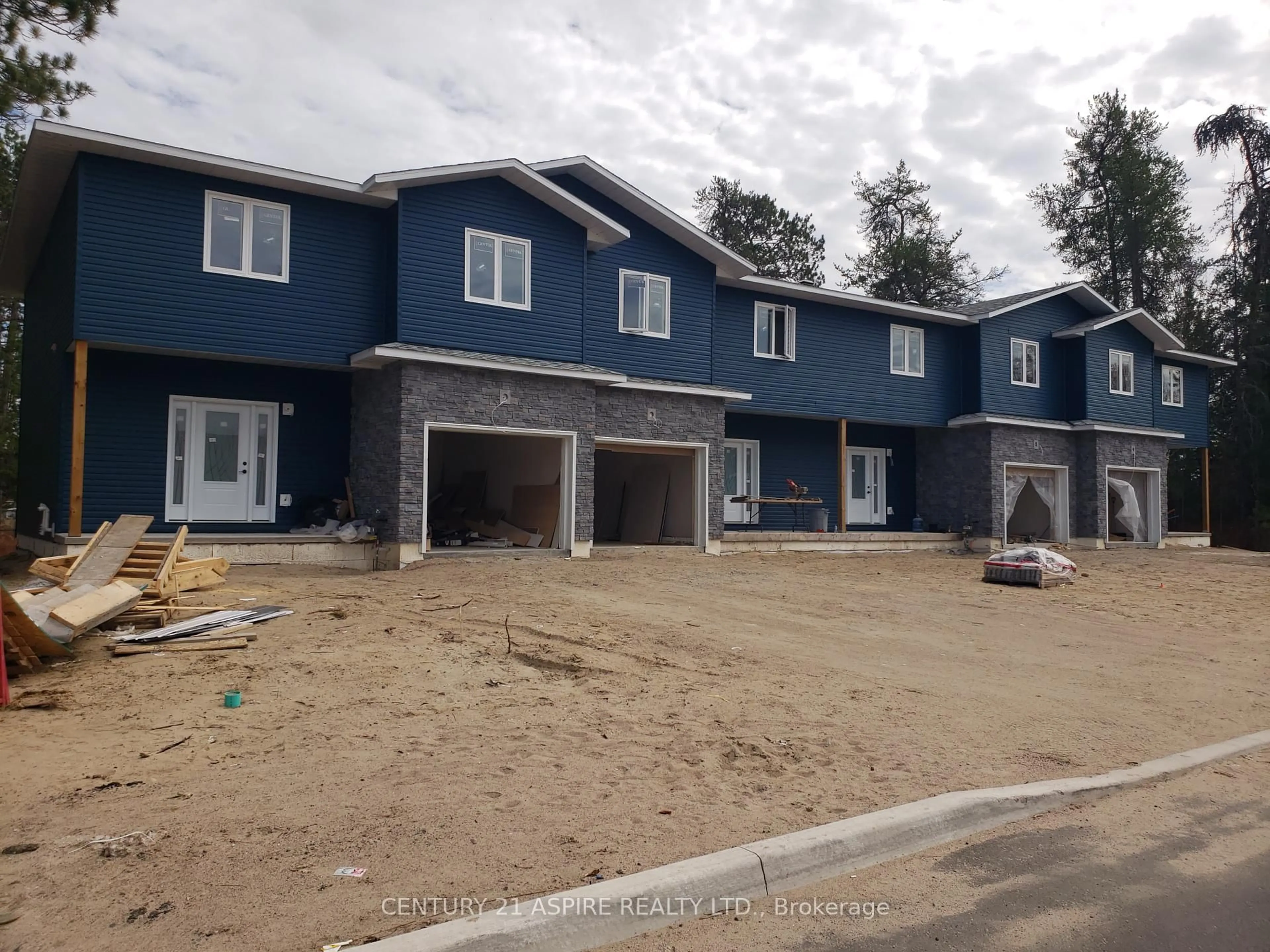 Home with vinyl exterior material, unknown for 94B Frontenac Cres, Deep River Ontario K0J 1P0
