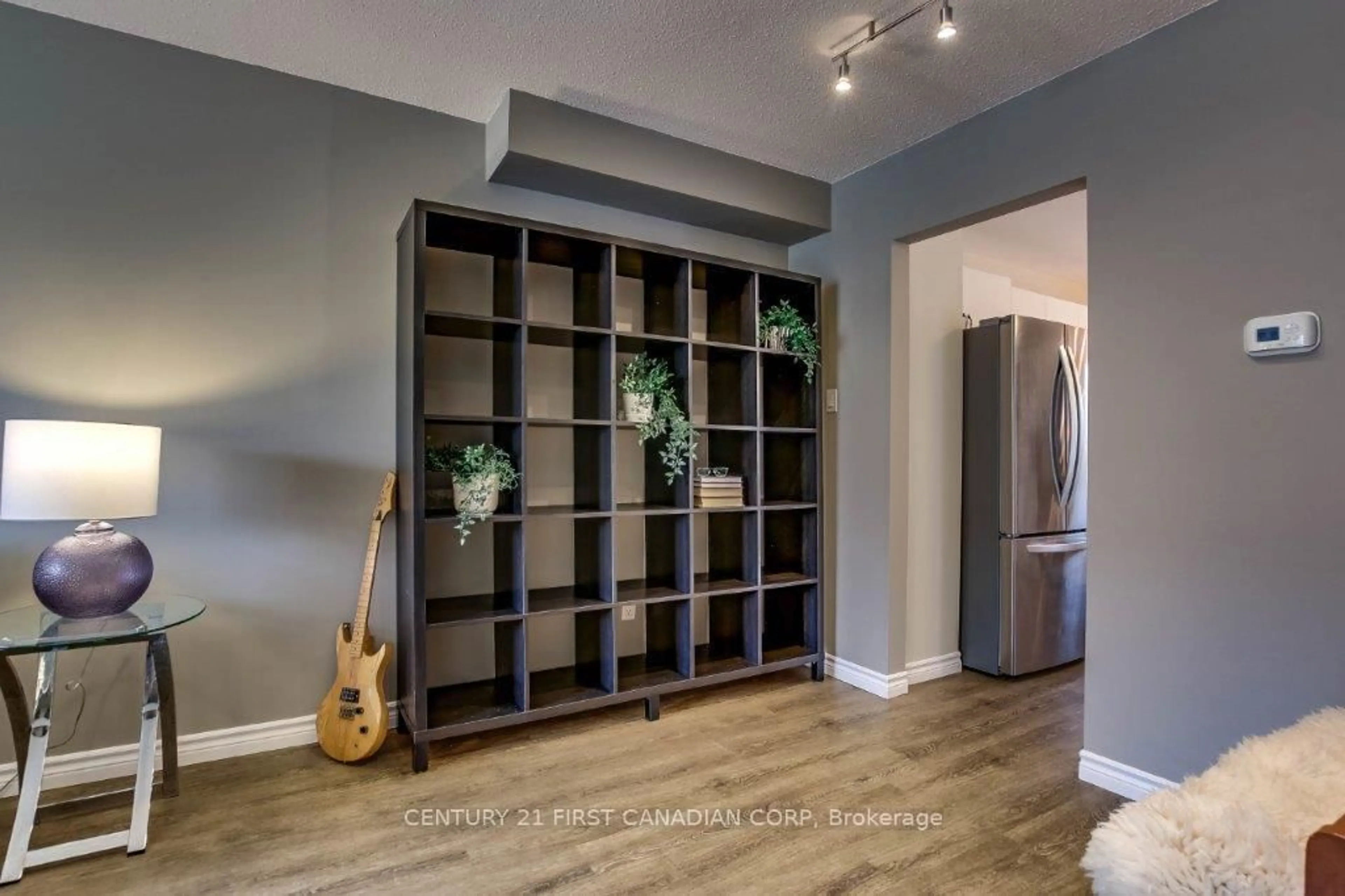 Indoor entryway for 1920 Culver Dr #11, London East Ontario N5V 4P4