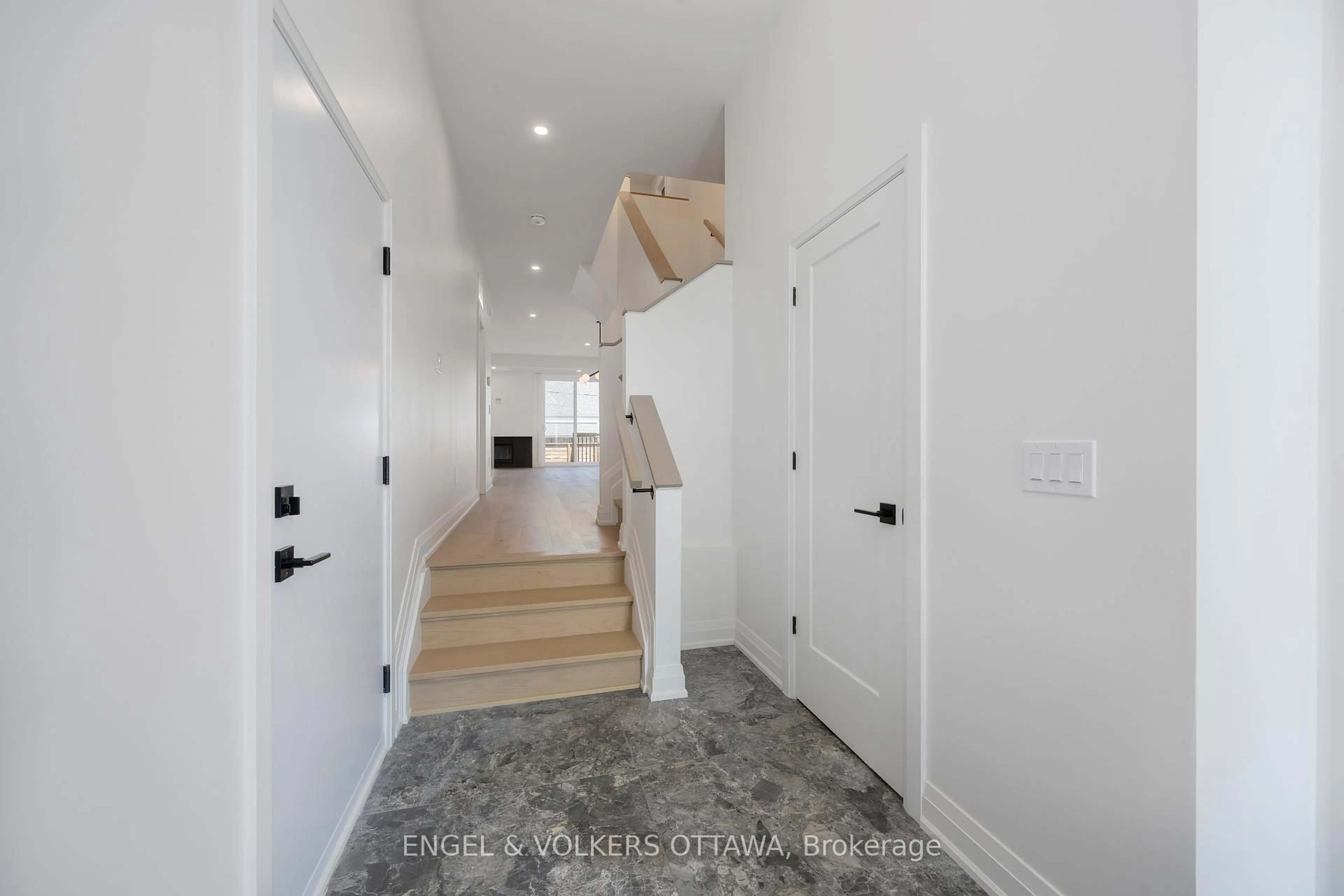 Unknown for 75 Granton Ave #A, Ottawa Ontario K2G 1W9
