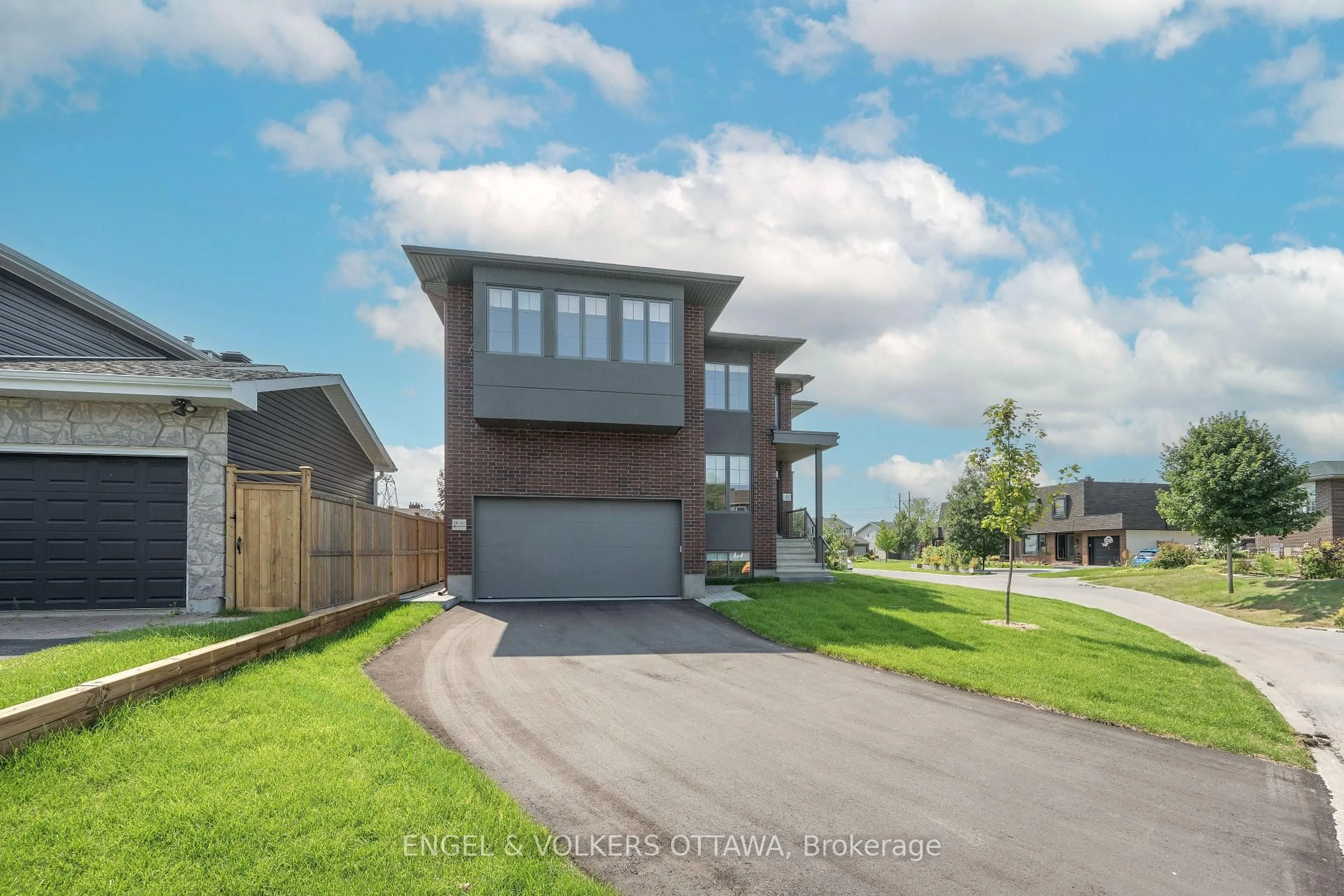 Unknown for 5 Winlock Cres, Ottawa Ontario K2G 3X5