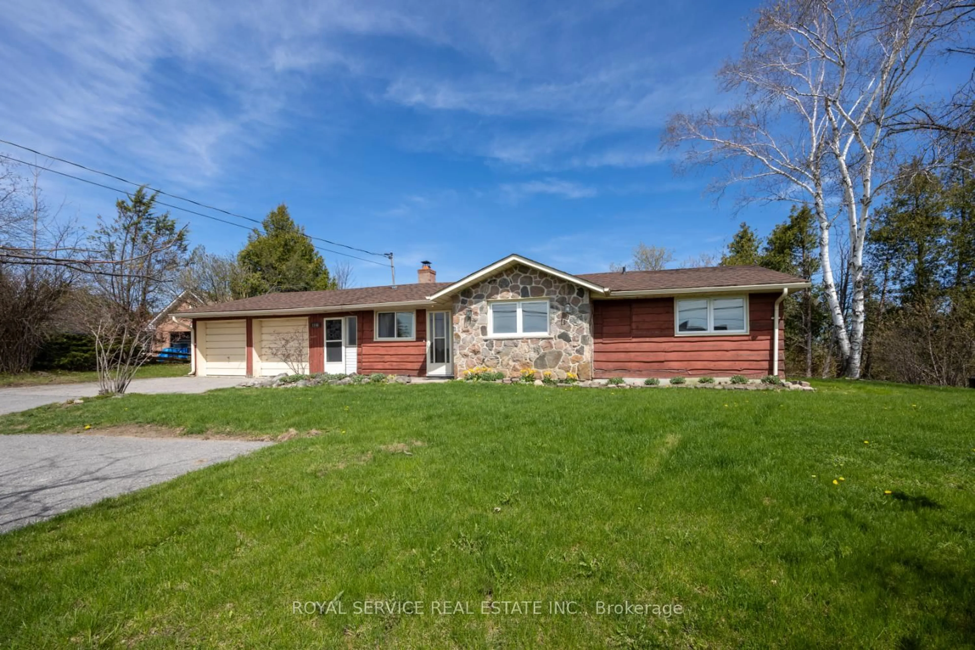 A pic from outside/outdoor area/front of a property/back of a property/a pic from drone, street for 1146 Parkhill Rd, Peterborough North Ontario K9J 6X4