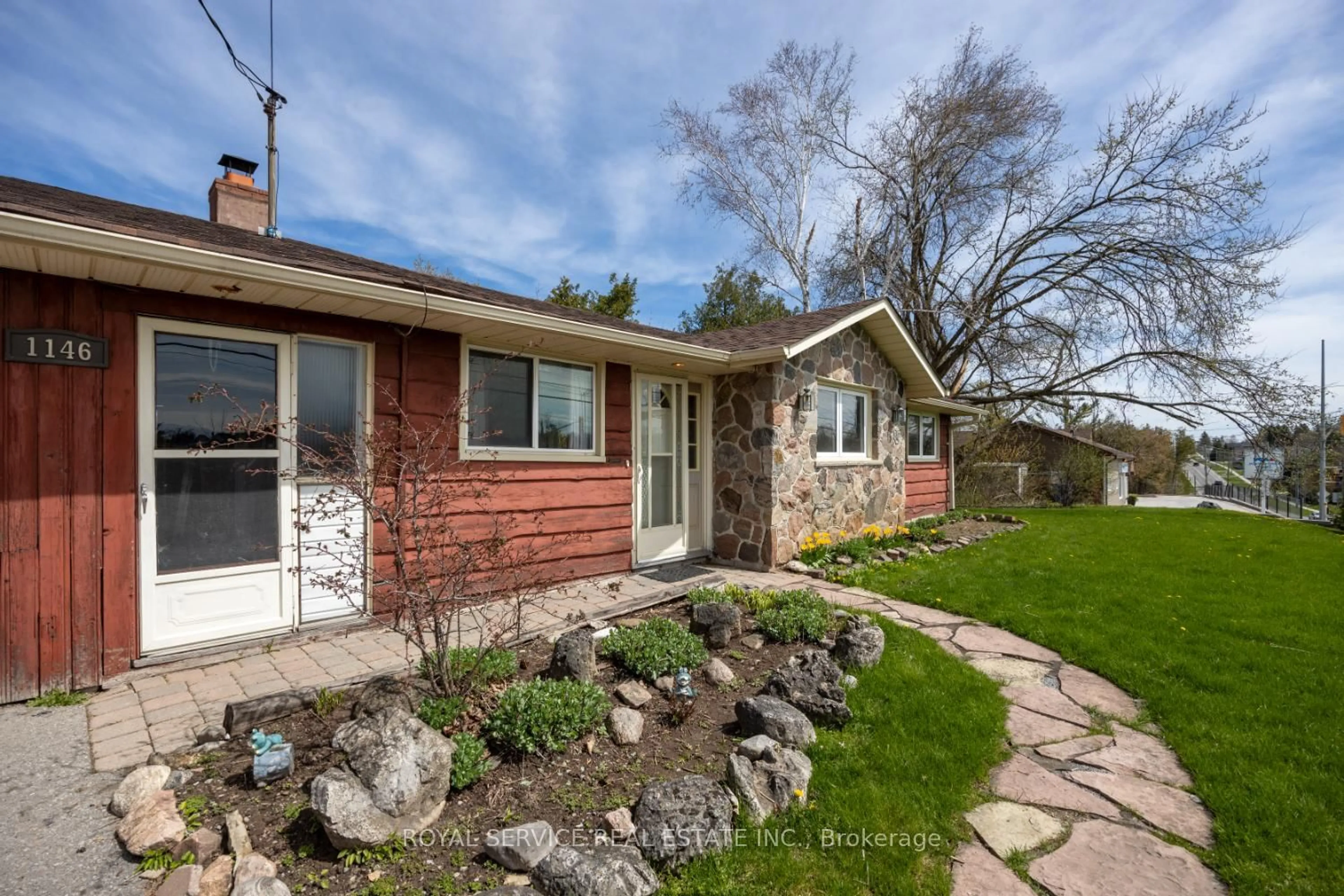 Home with brick exterior material, street for 1146 Parkhill Rd, Peterborough North Ontario K9J 6X4