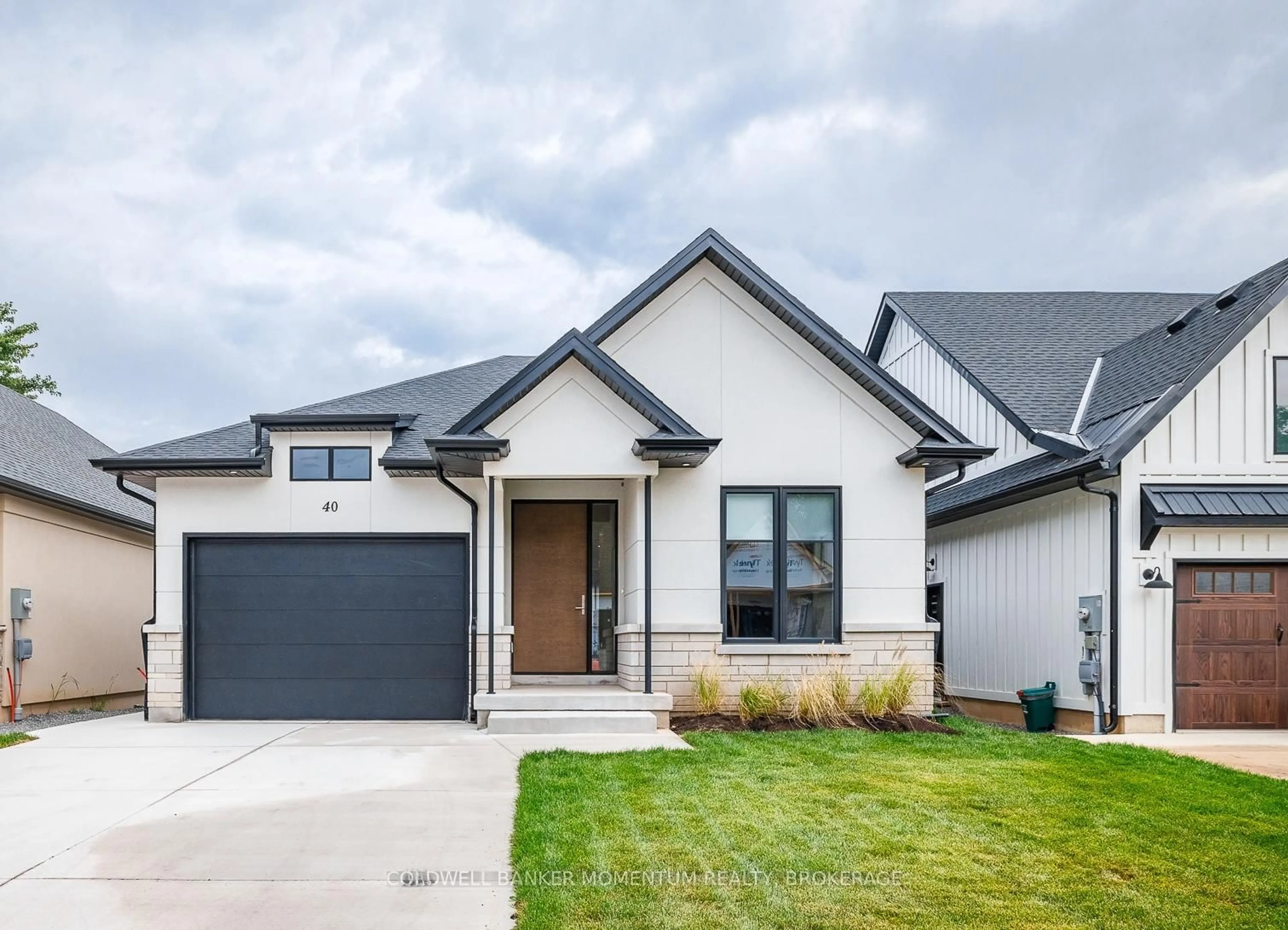 Home with brick exterior material, street for 40 IVY Cres, Thorold Ontario L2V 0J9