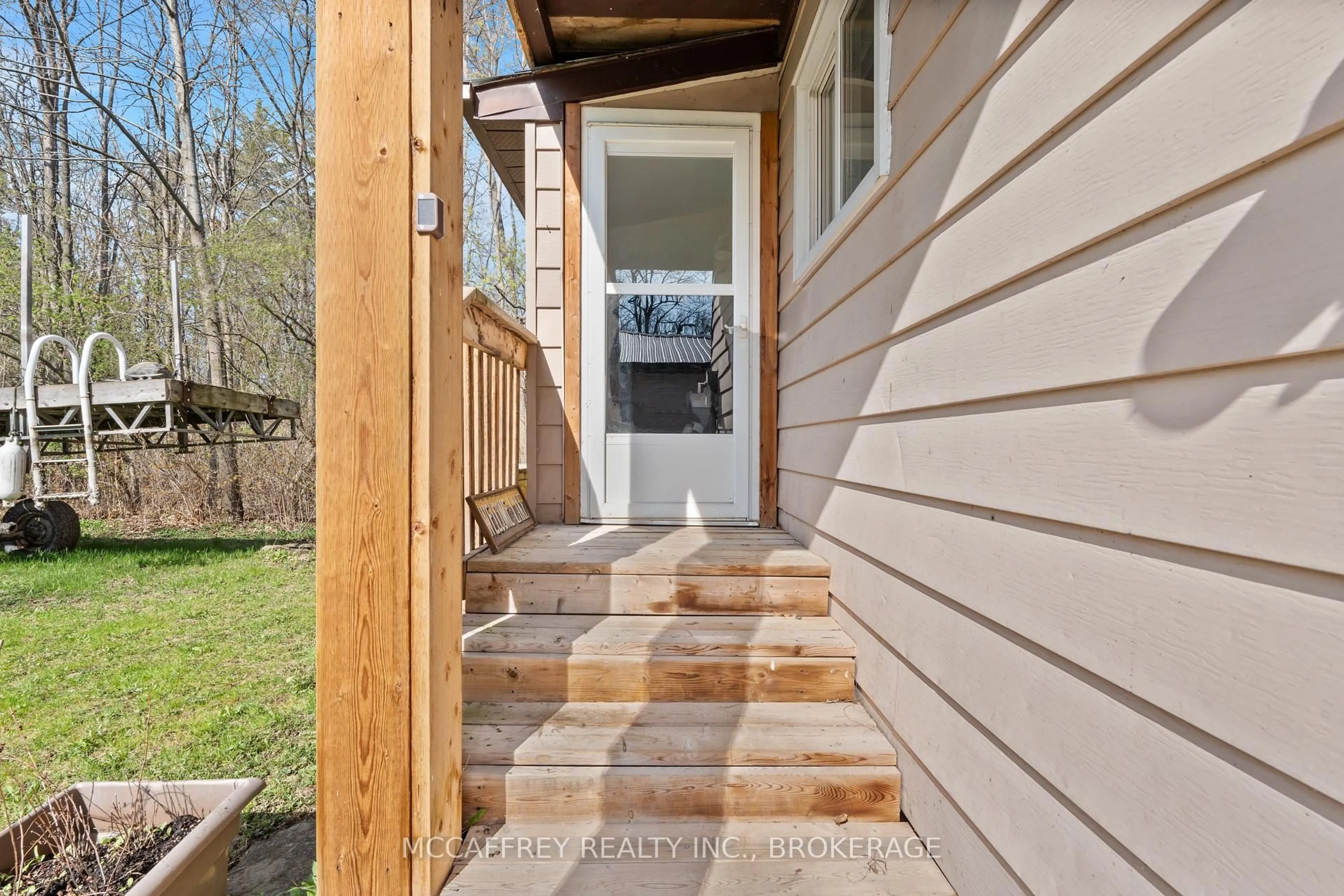 Indoor entryway for 76 Bass Cove Rd, Napanee Ontario K7R 3K7