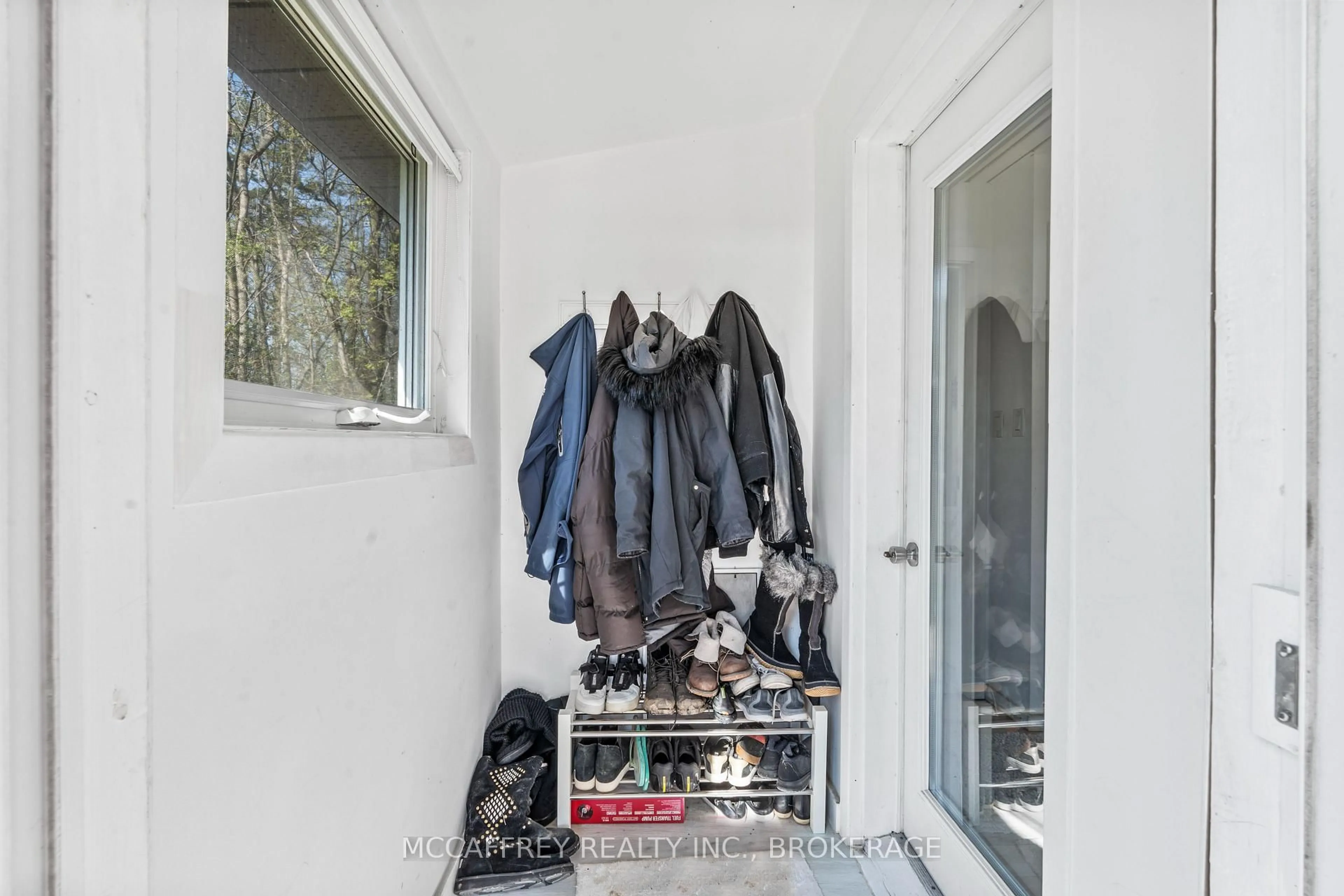 Indoor entryway for 76 Bass Cove Rd, Napanee Ontario K7R 3K7